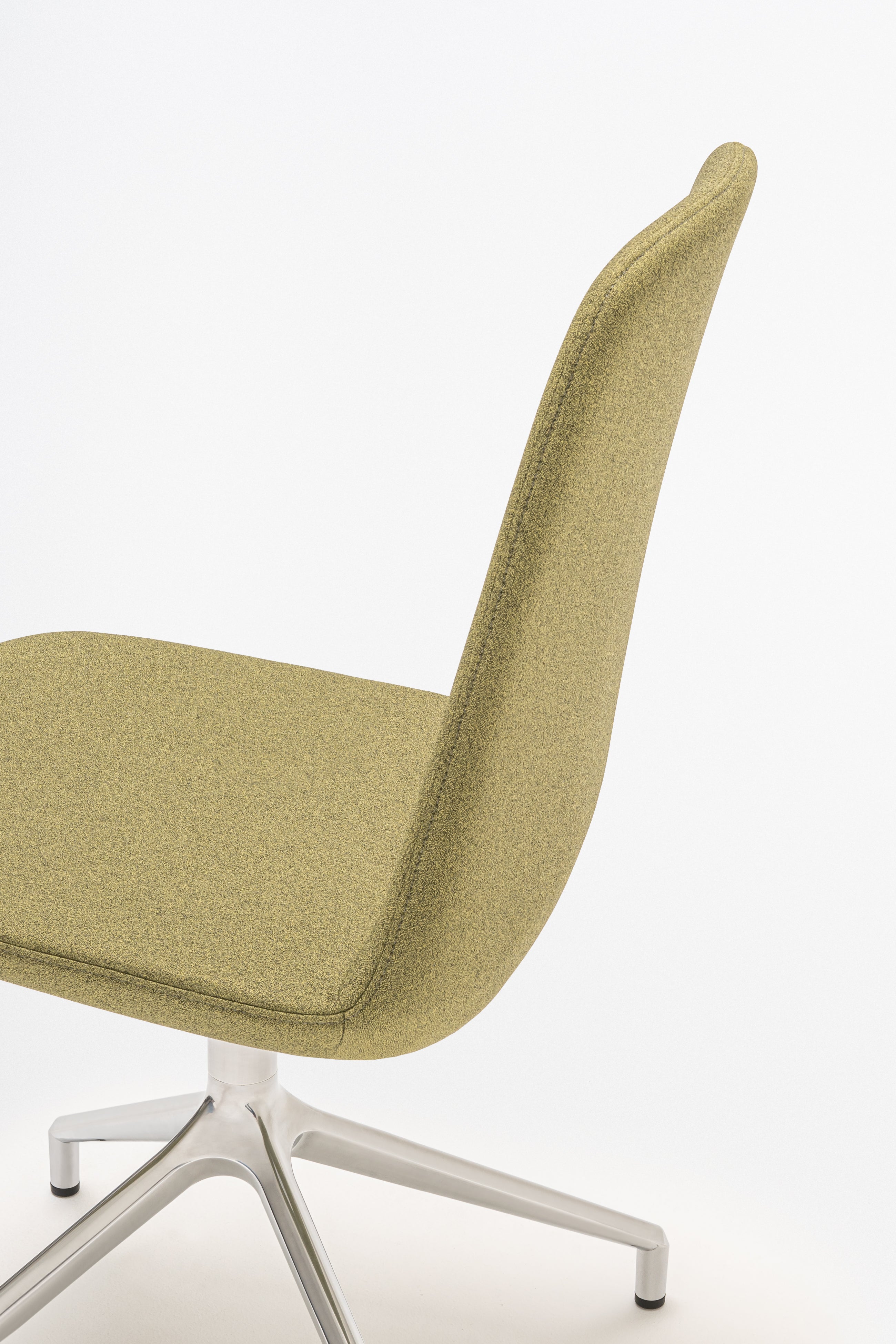 Ulti swivel aluminum chair polished