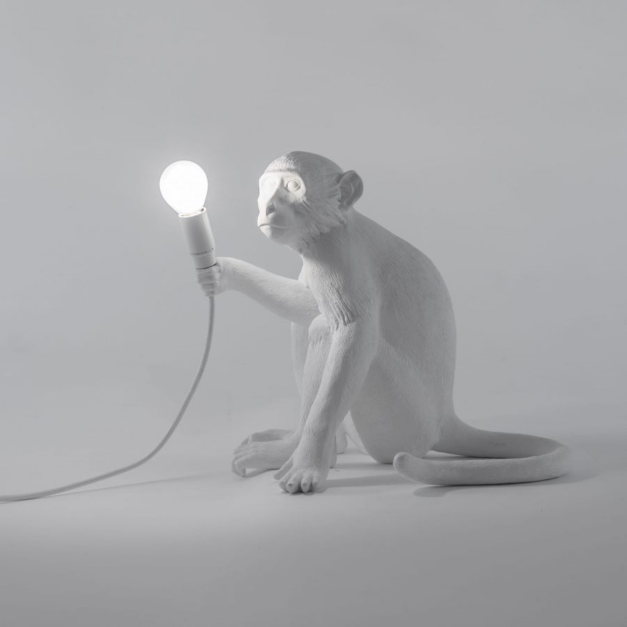 MONKEY SITTING Tischleuchte weiß
