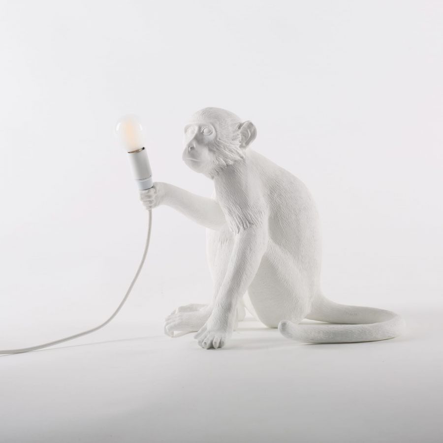 MONKEY SITTING Tischleuchte weiß