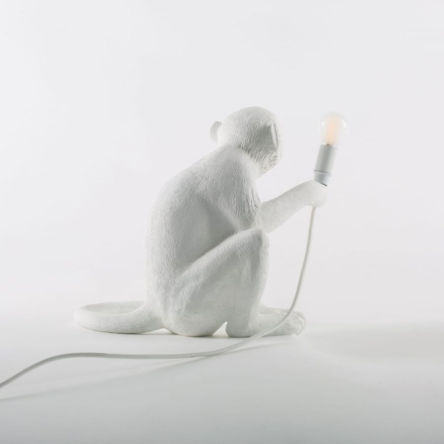MONKEY SITTING Tischleuchte weiß