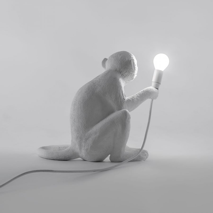 MONKEY SITTING Tischleuchte weiß