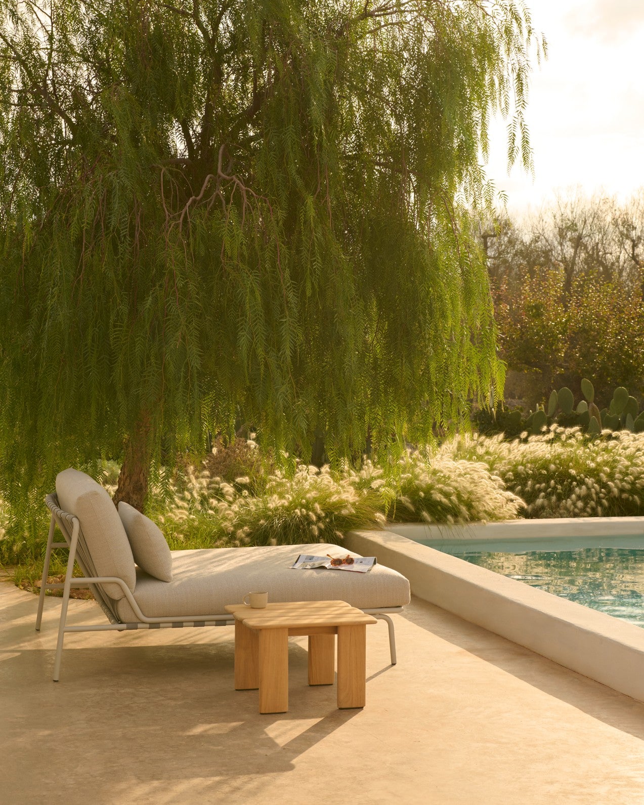 Outdoor Lounger SETTLE gray with green base