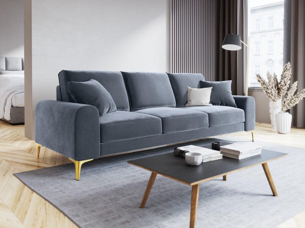 Sofa aksamitna 3-osobowa MADARA jasnoniebieski ze złotą podstawą Mazzini Sofas Eye on Design