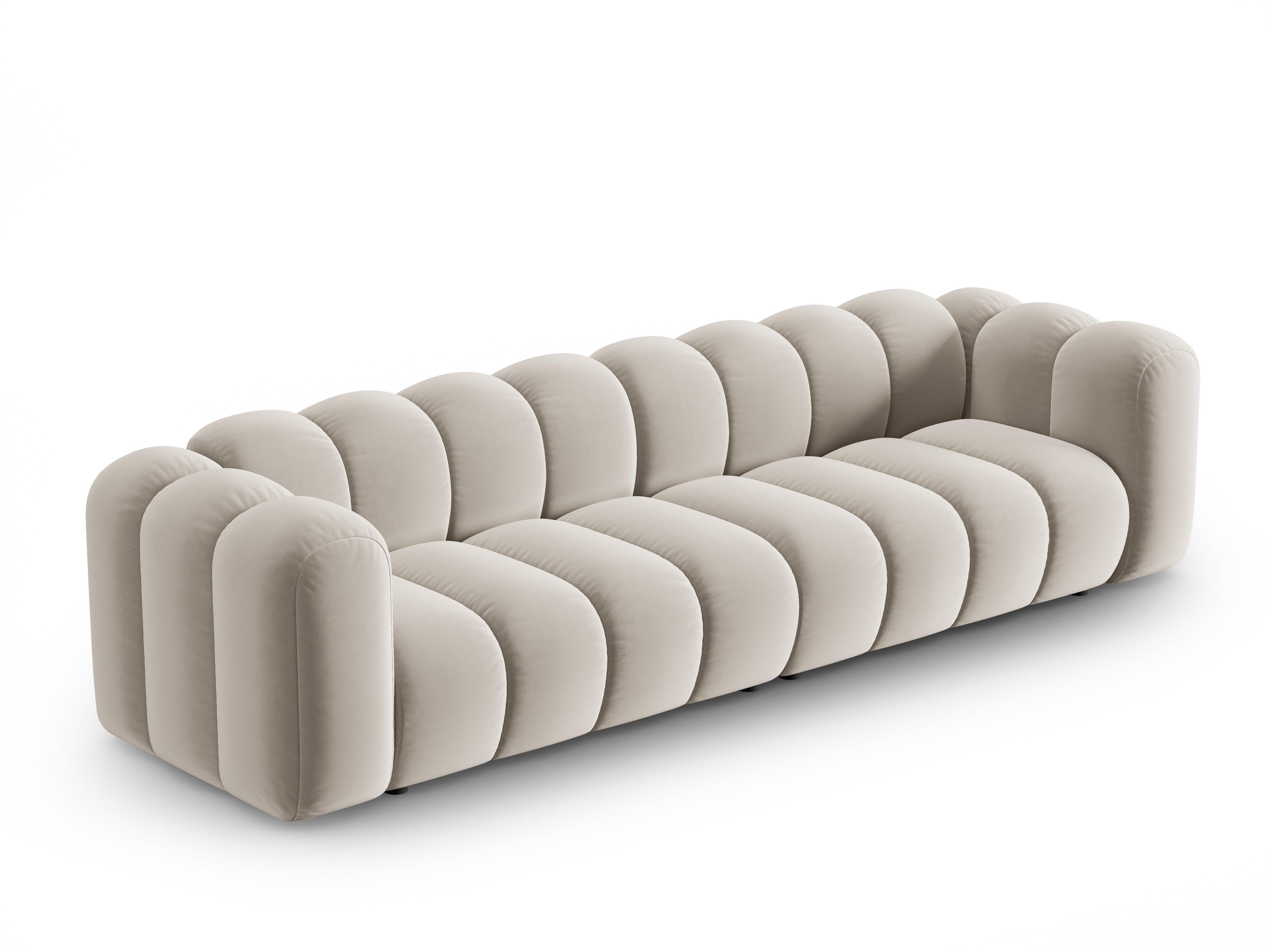 Sofa aksamitna 4-osobowa SKYLER beżowy Interieurs 86 Eye on Design