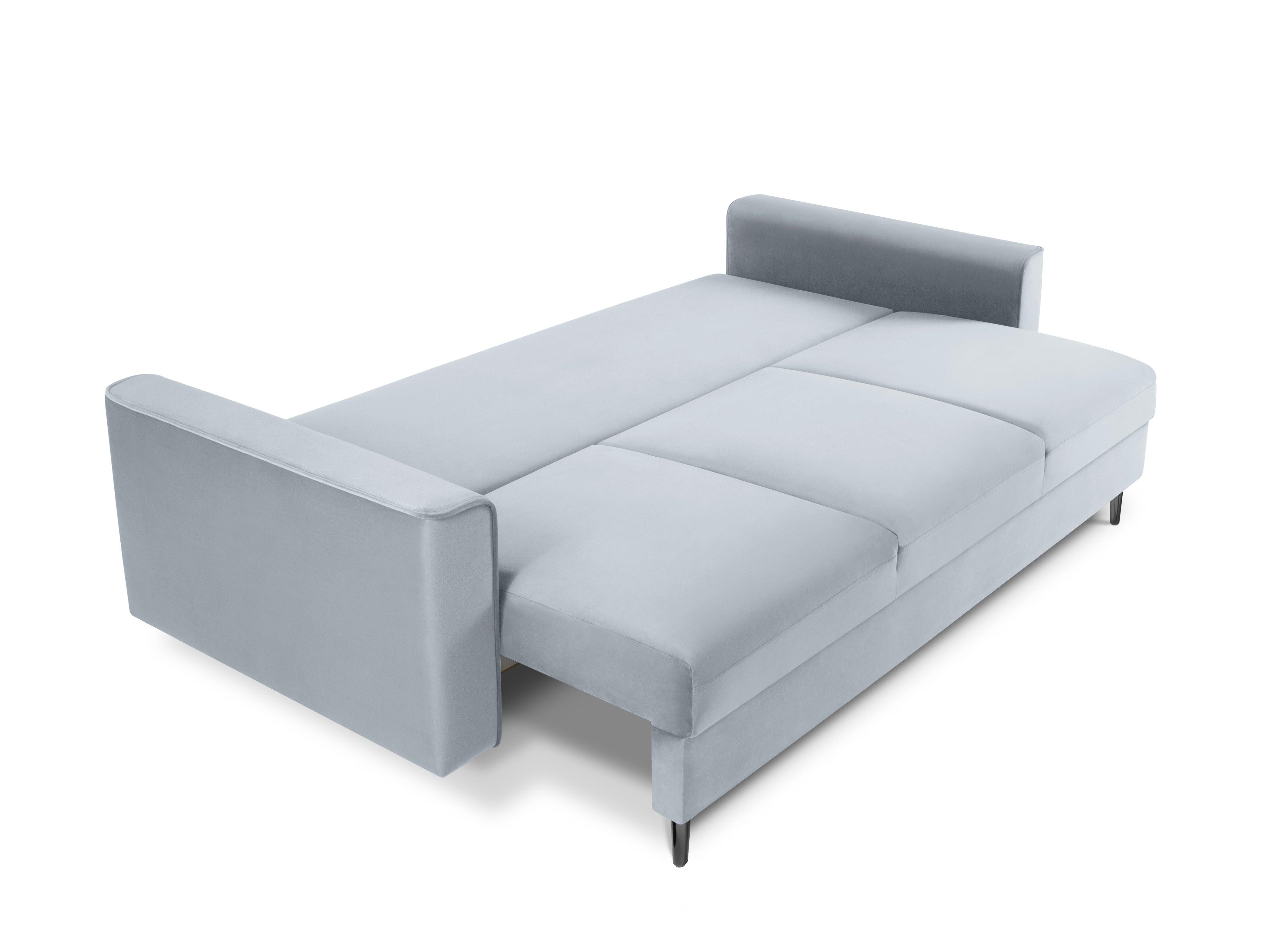 Sofa aksamitna z funkcją spania CARTADERA błękitny z czarną podstawą Mazzini Sofas Eye on Design