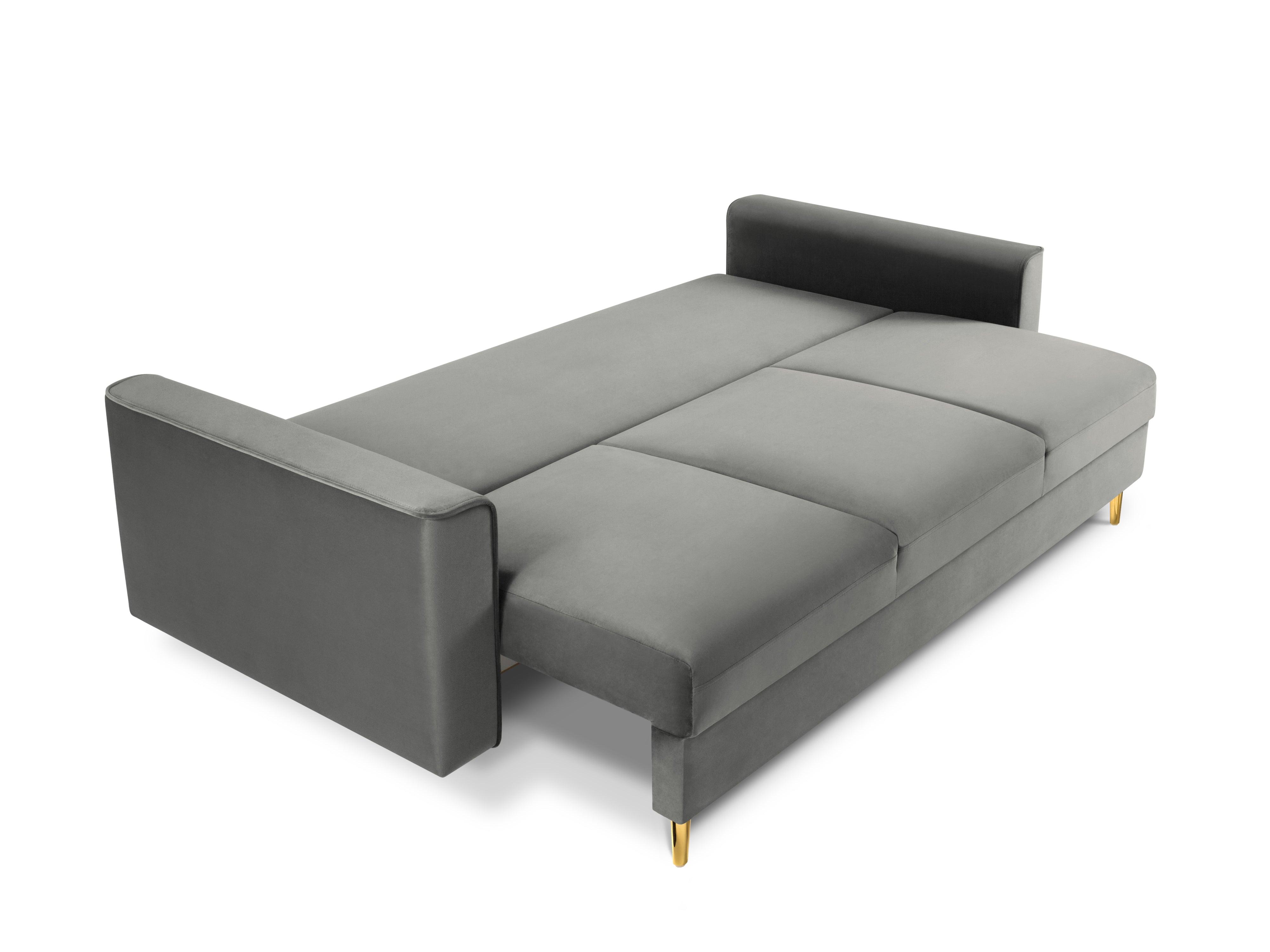 Sofa aksamitna z funkcją spania CARTADERA jasnoszary ze złotą podstawą Mazzini Sofas Eye on Design