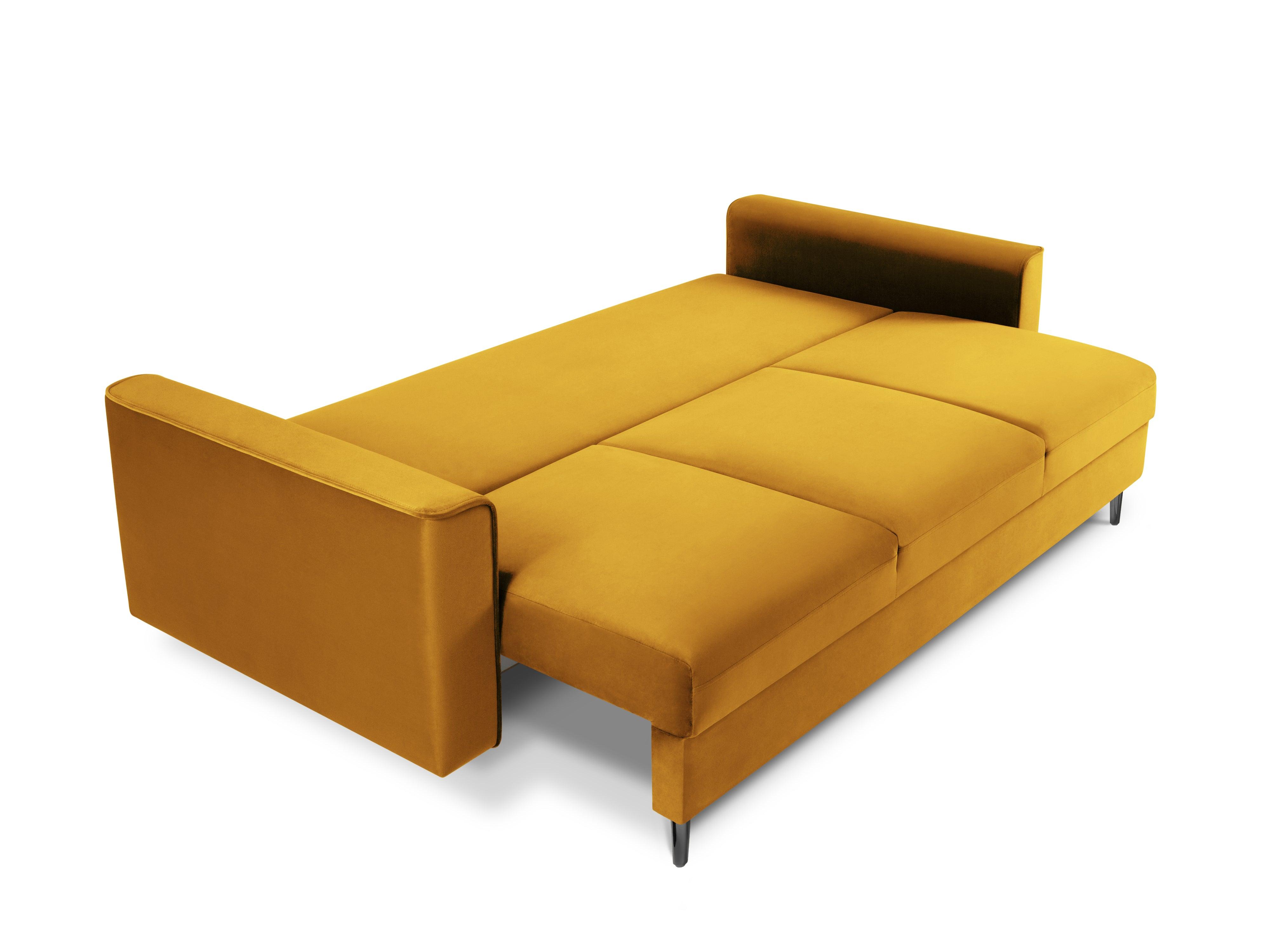 Sofa aksamitna z funkcją spania CARTADERA musztardowy z czarną podstawą Mazzini Sofas Eye on Design