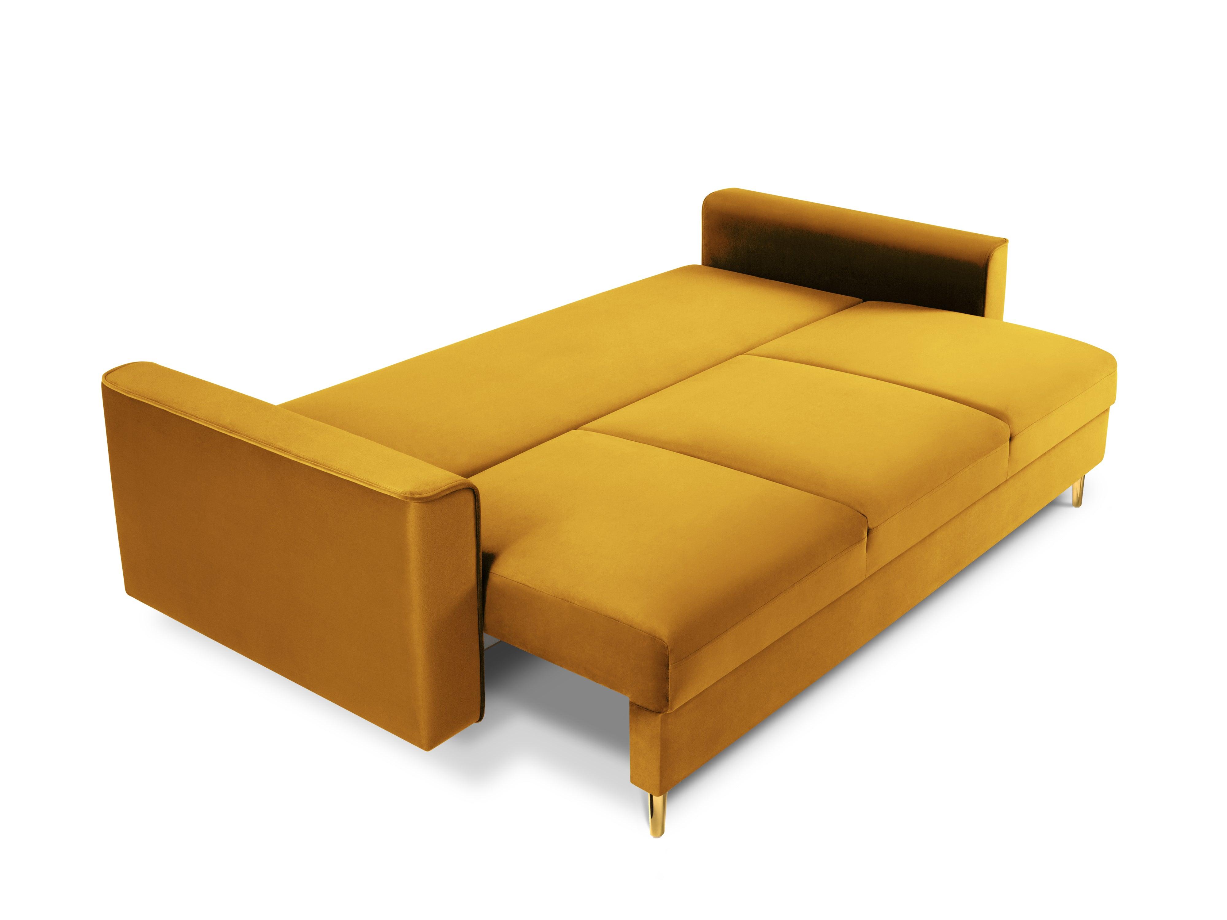 Sofa aksamitna z funkcją spania CARTADERA musztardowy ze złotą podstawą Mazzini Sofas Eye on Design