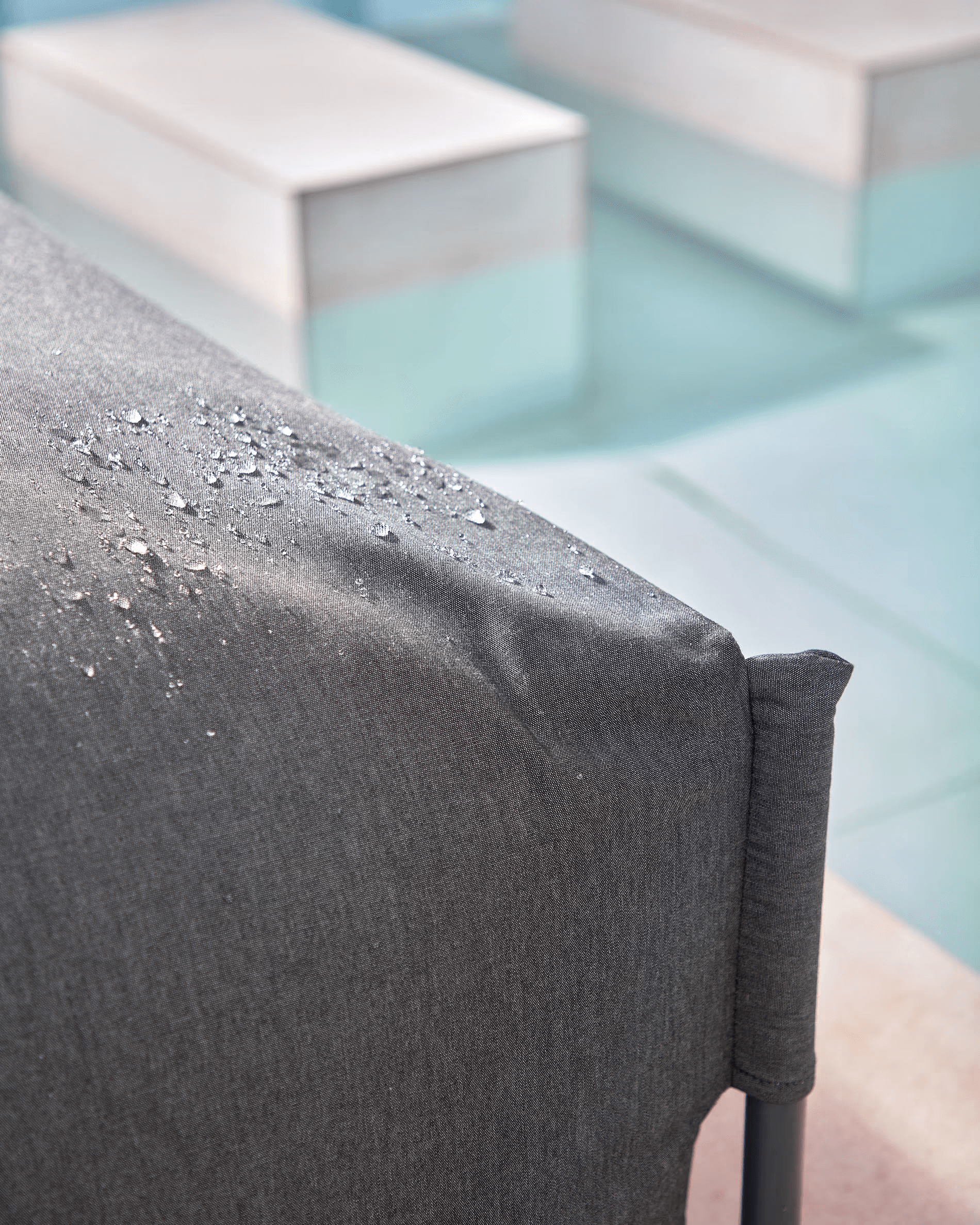 Sofa modułowa ogrodowa SQUARE - puf ciemnoszary La Forma Eye on Design