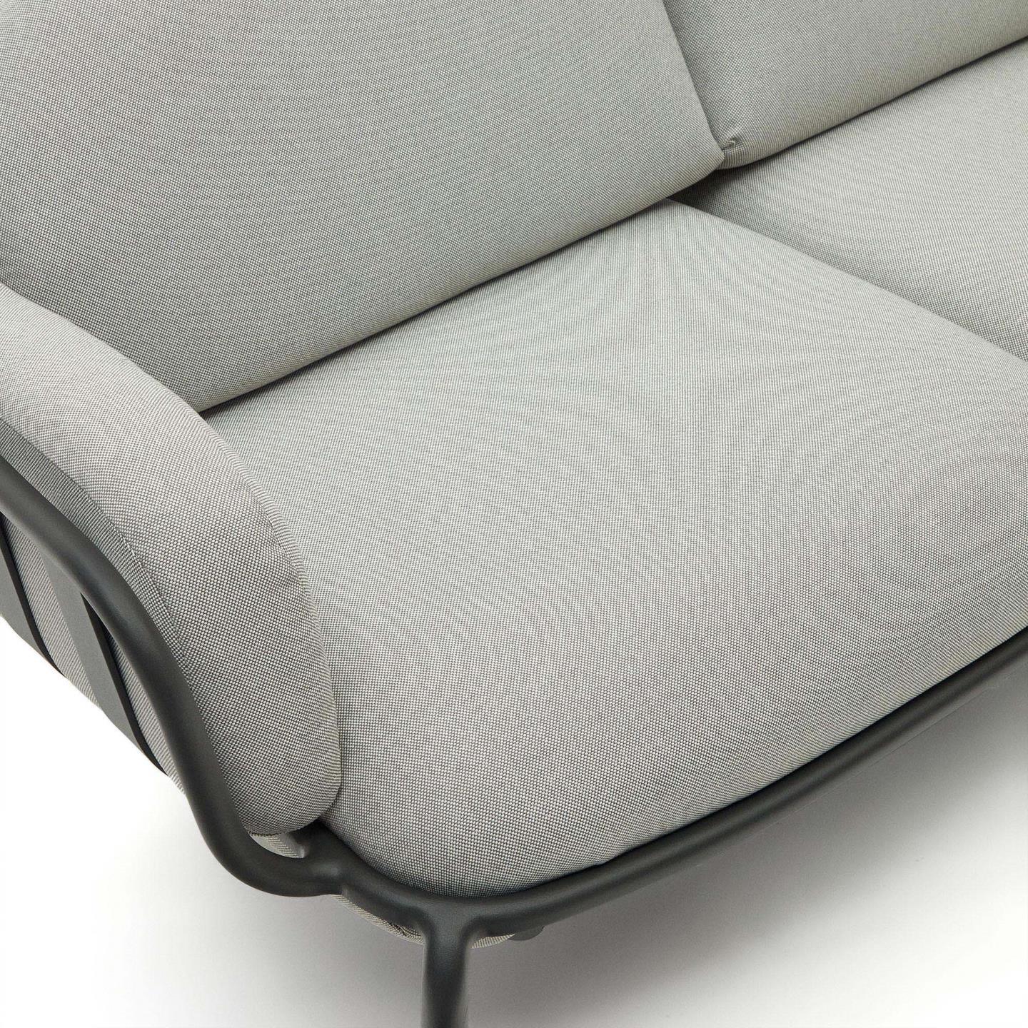 Sofa ogrodowa 2-osobowa JONCOLS szary z czarną podstawą La Forma Eye on Design
