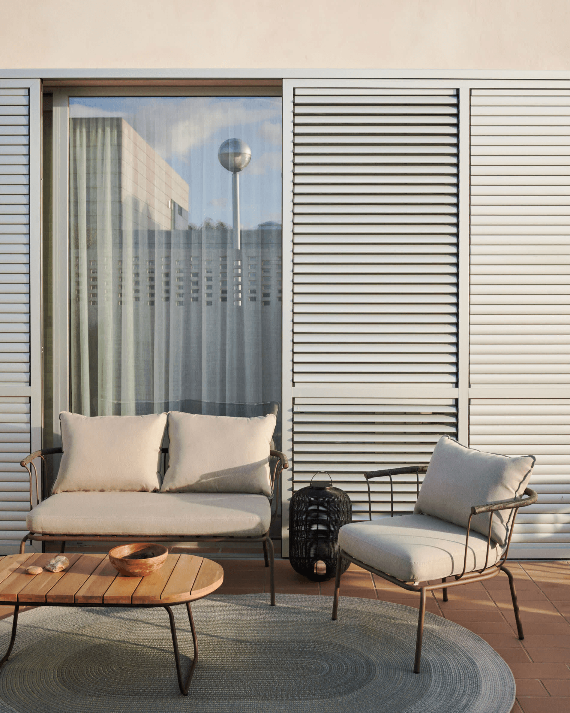 Sofa ogrodowa 2-osobowa SALGUER zielony La Forma Eye on Design