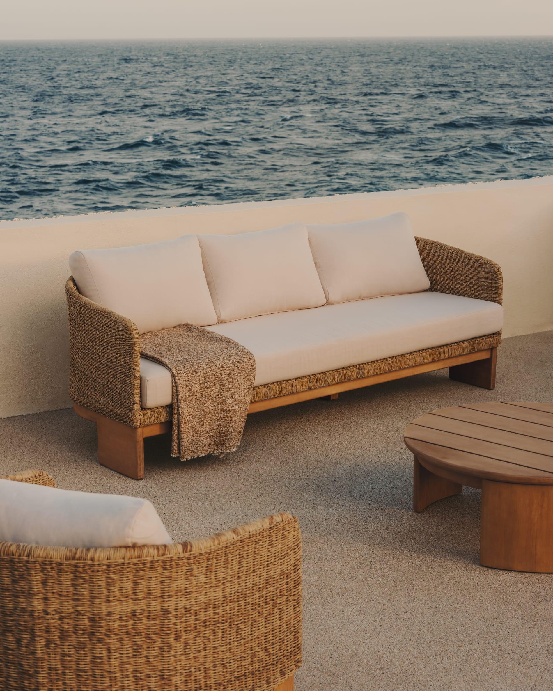 Sofa ogrodowa XORIGUER rattanowe oparcie La Forma Eye on Design