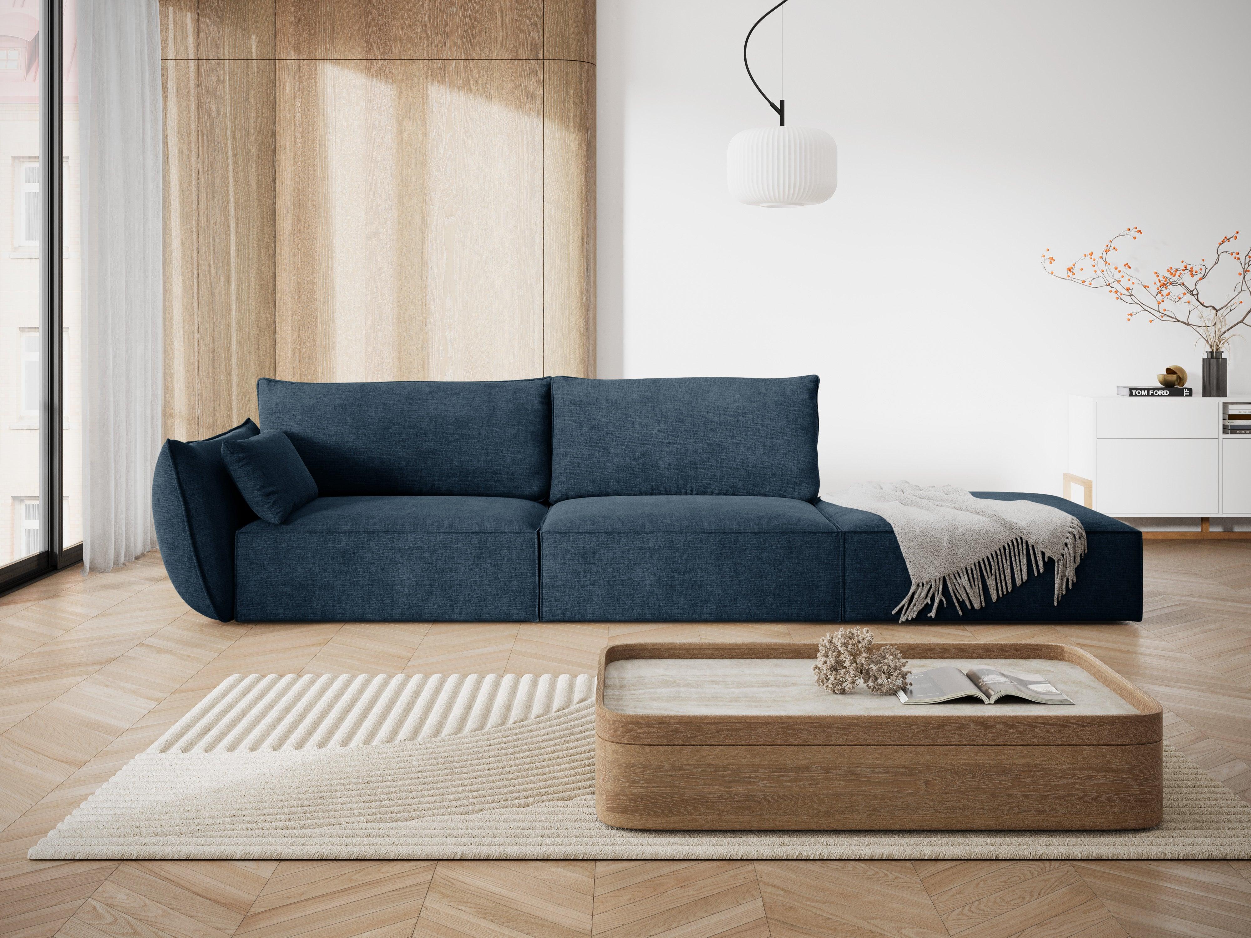 Sofa w tkaninie szenilowej prawostronna otwarta VANDA granat królewski Mazzini Sofas Eye on Design
