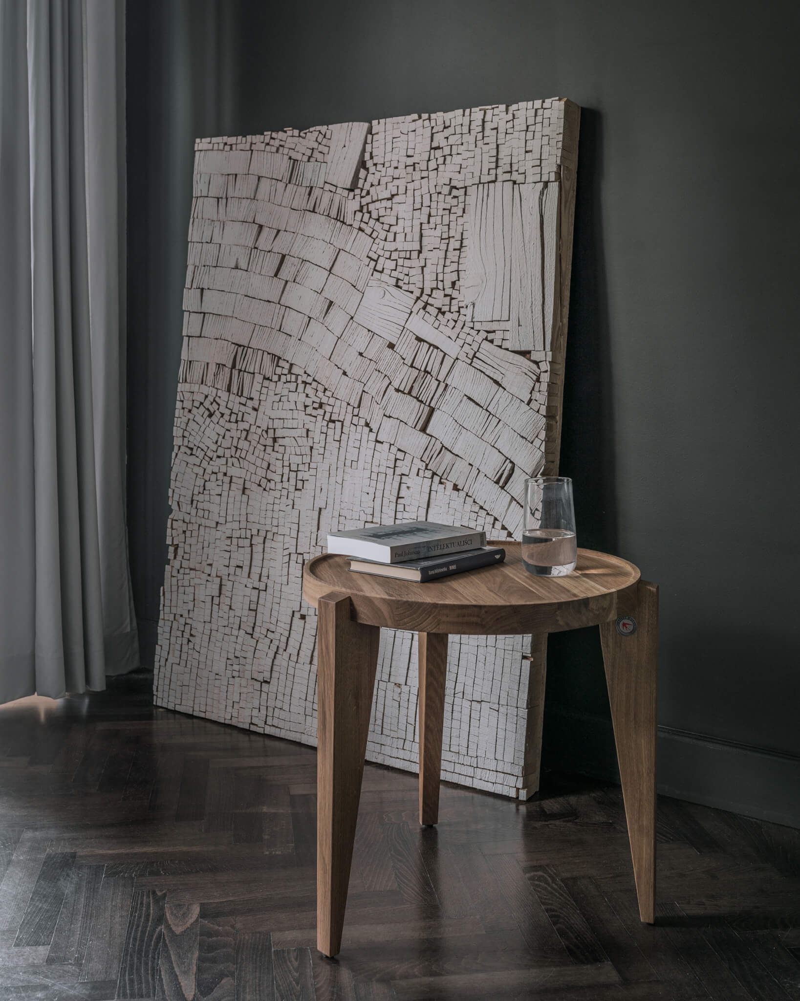 BONTRI TRIANGLE Table Oak