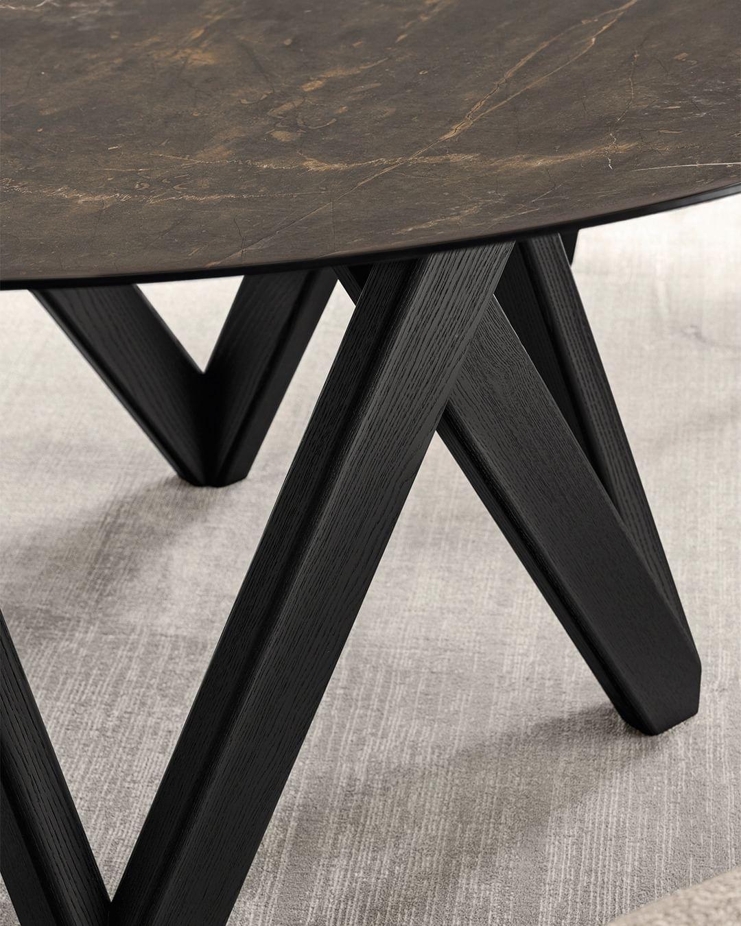 Stół CARTESIO biały marmur z drewnianą podstawą Calligaris Eye on Design