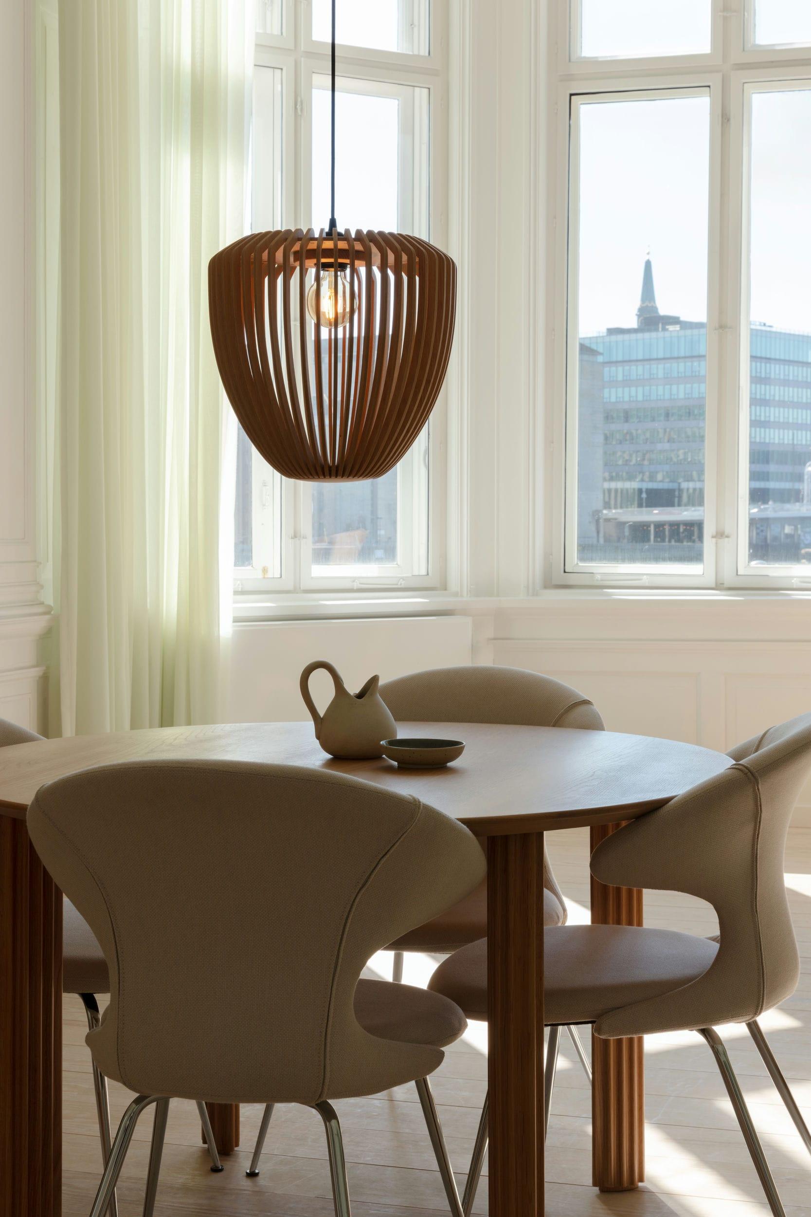 Stół COMFORT CIRCLE dębowy UMAGE Eye on Design