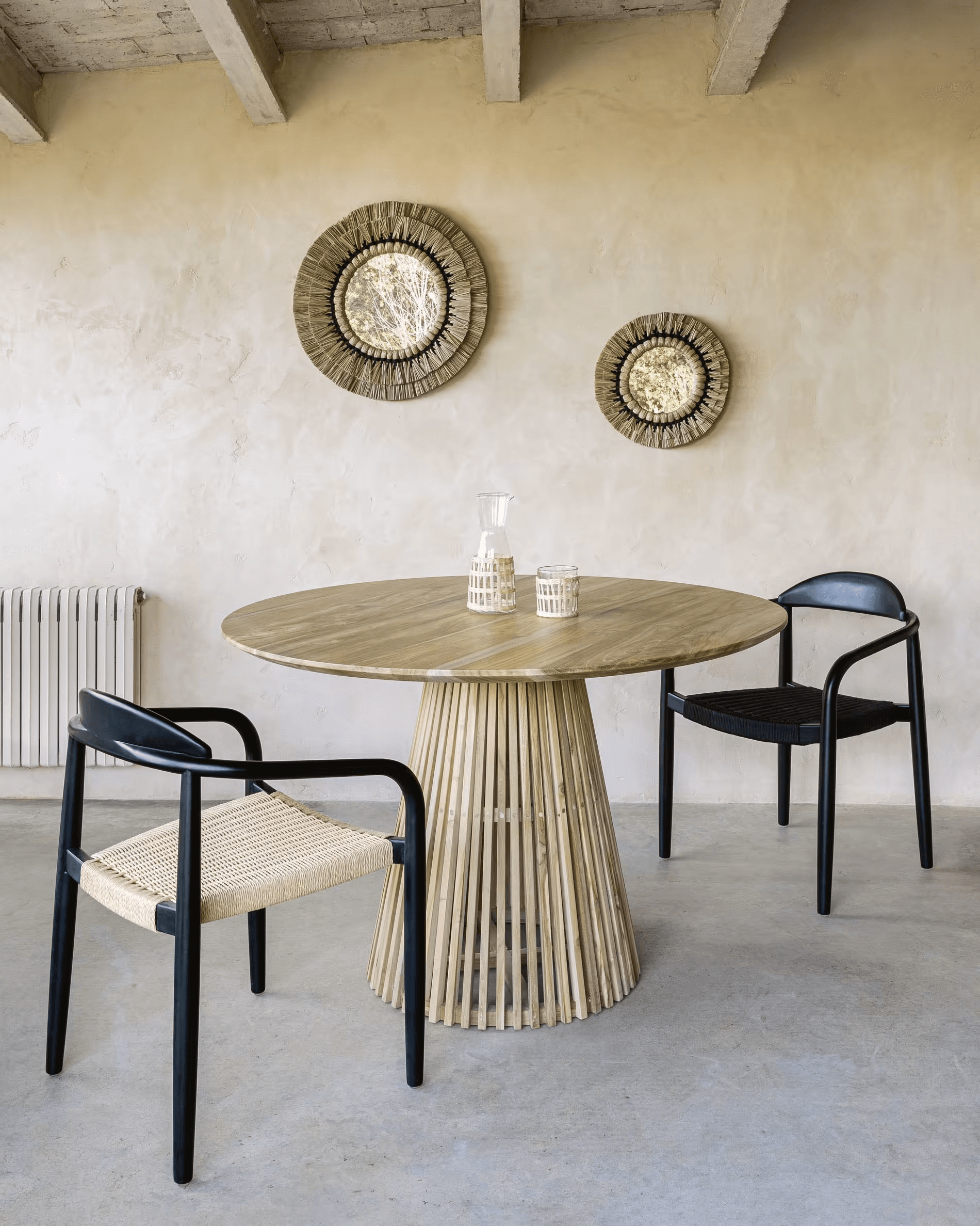 Stół JEANETTE lite drewno tekowe La Forma Eye on Design