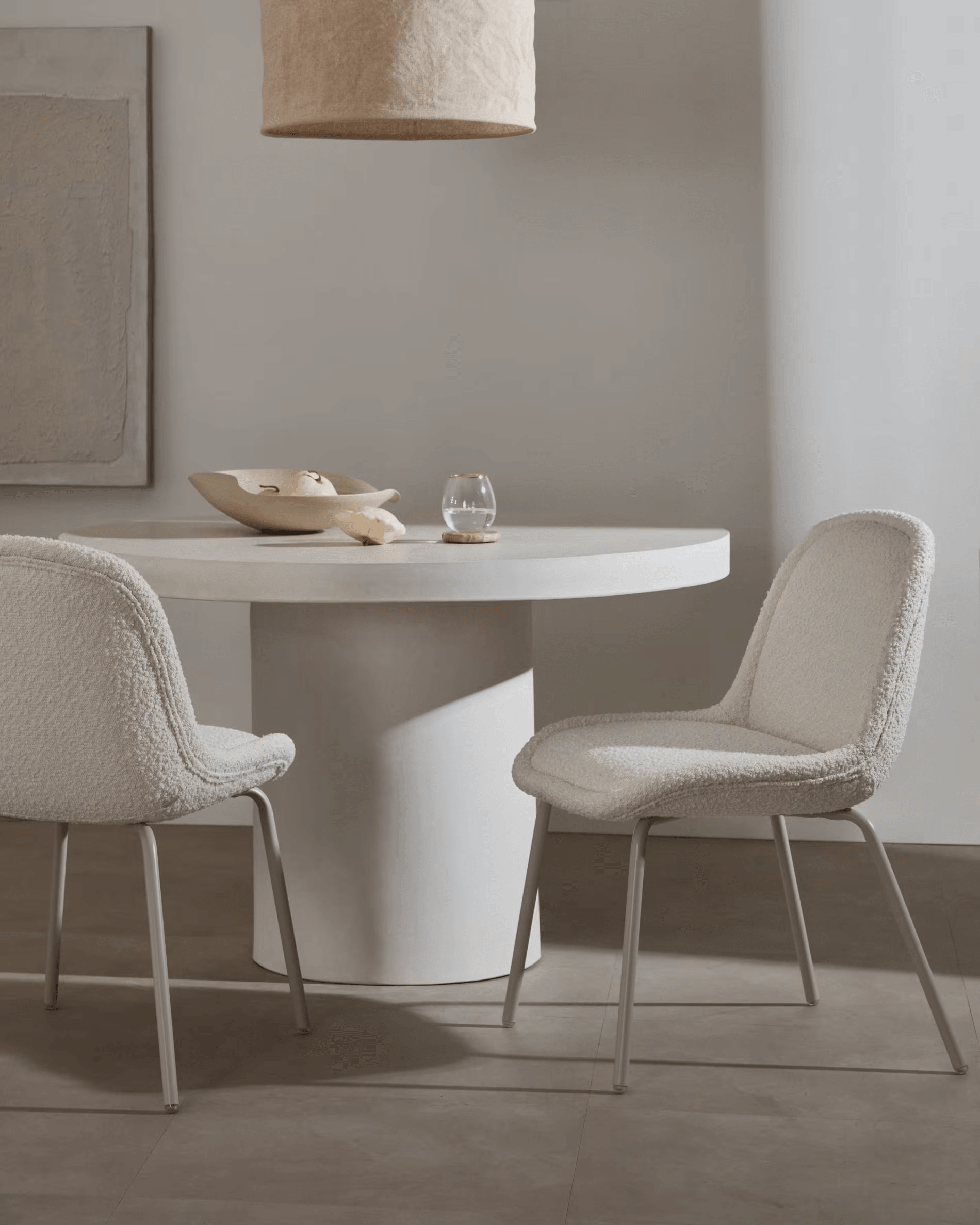 Stół okrągły AIGUABLAVA biały cement La Forma Eye on Design
