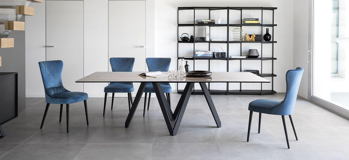 Stół prostokątny CARTESIO piaskowy marmur z metalową podstawą Calligaris Eye on Design