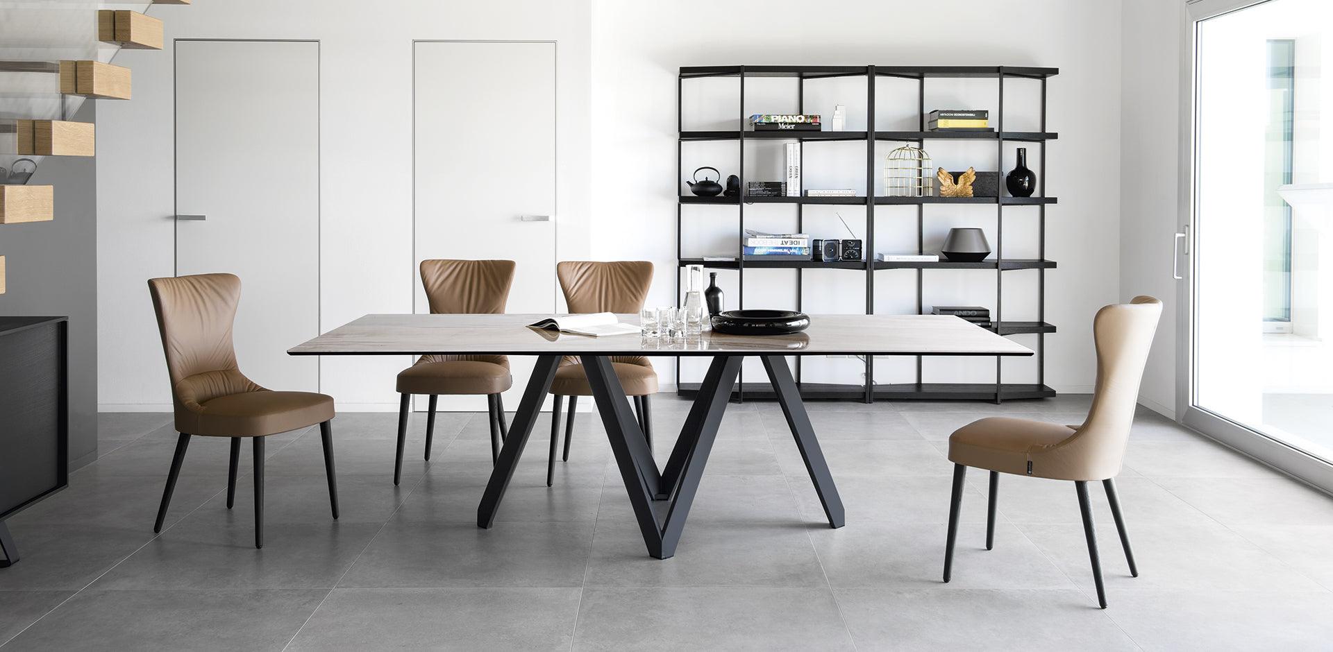 Stół prostokątny CARTESIO piaskowy marmur z metalową podstawą Calligaris Eye on Design