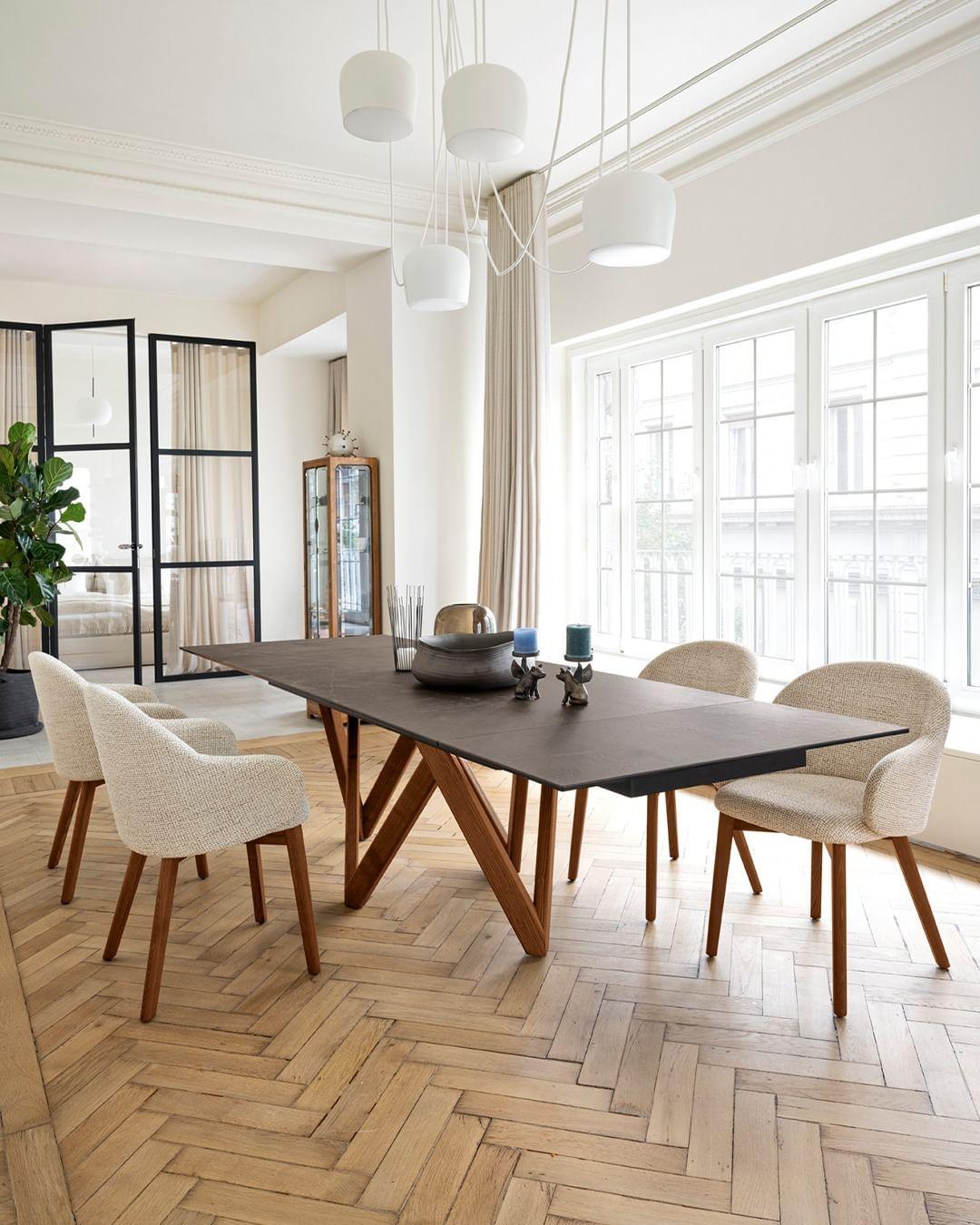 Stół prostokątny rozkładany CARTESIO piaskowy marmur Calligaris Eye on Design