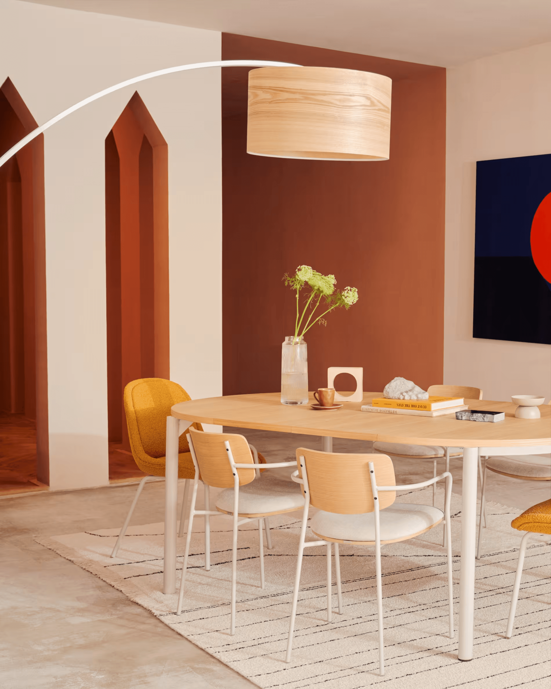 Stół rozkładany MONTUIRI fornir dębowy z szarą podstawą La Forma Eye on Design