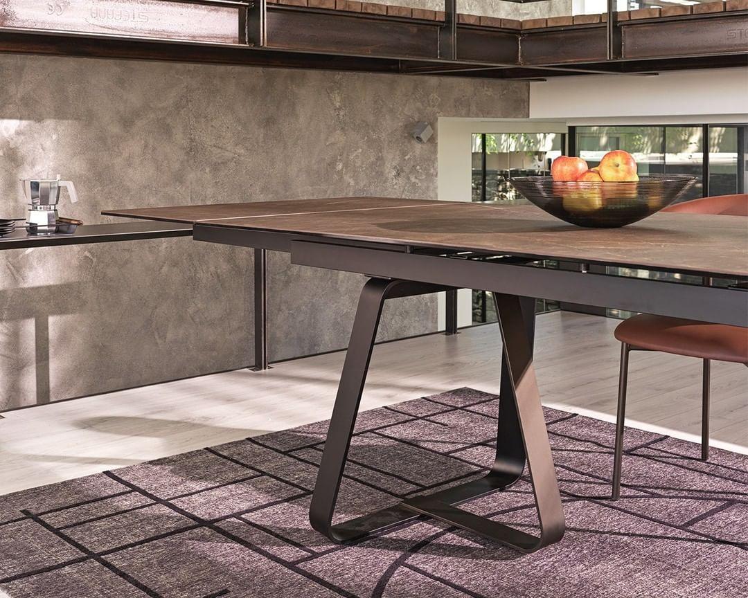 Stół rozkładany prostokątny SUNSHINE ciemnoszara ceramika Calligaris Eye on Design