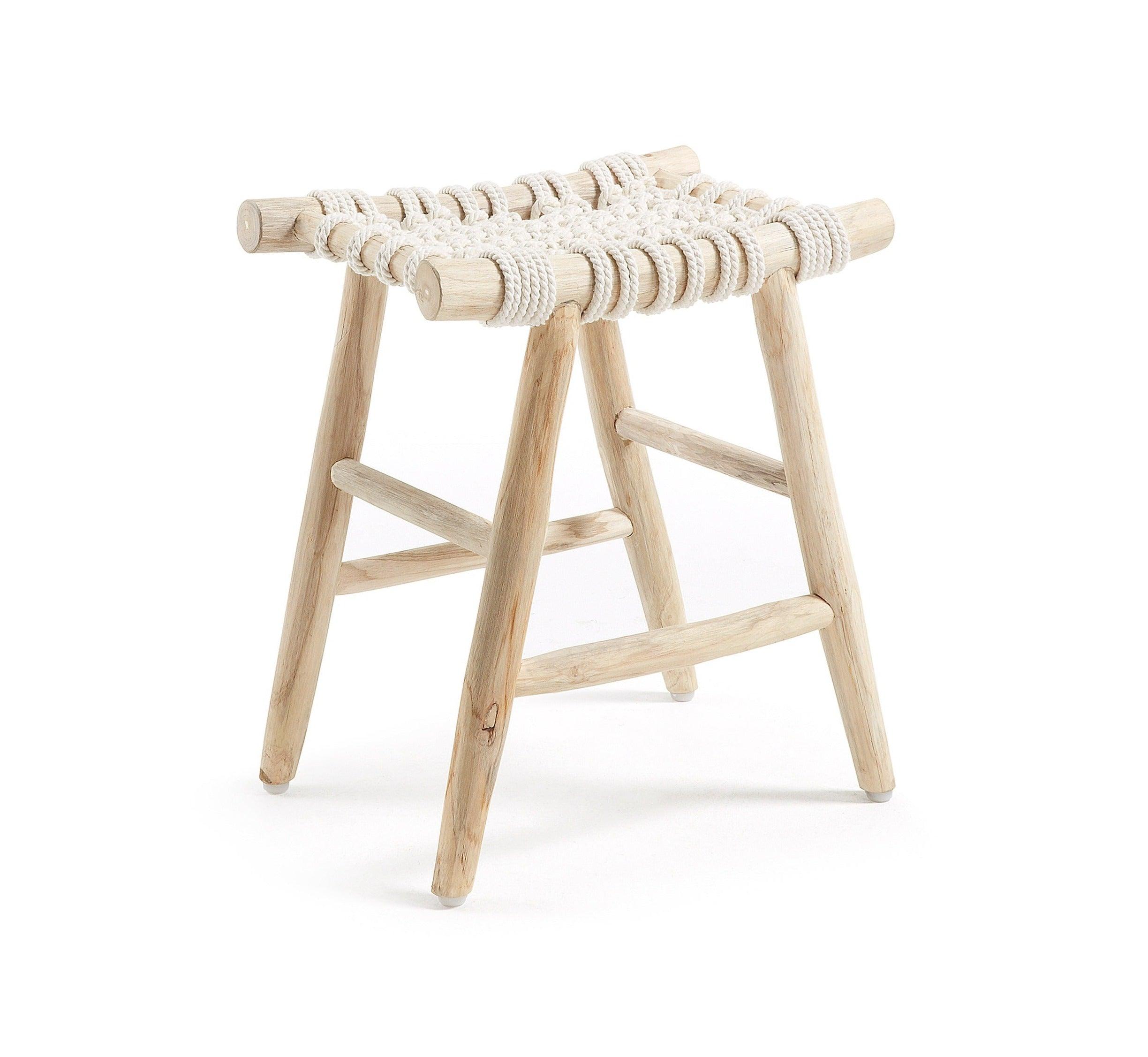 Stołek EDGARD lite drewno tekowe La Forma Eye on Design