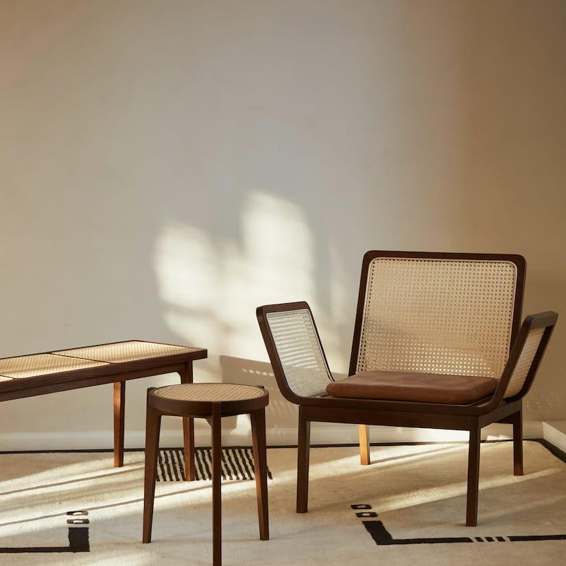 Stołek LE ROI ciemny dębowy z rattanem NORR11 Eye on Design