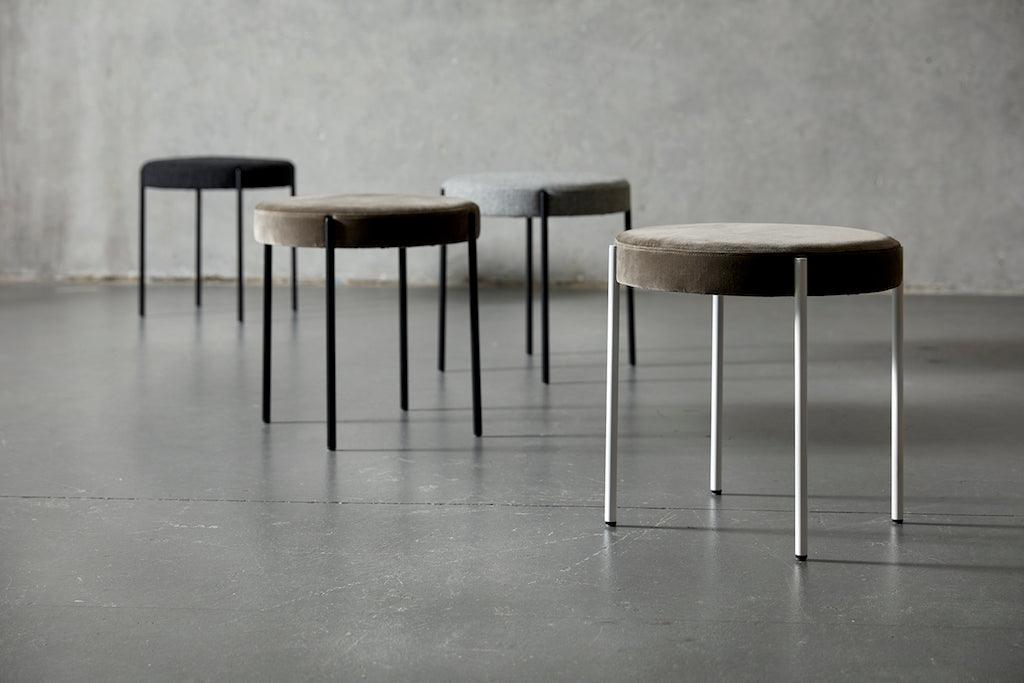 Stołek SERIES 430 STOOL BLACK - kolor do wyboru Verpan Eye on Design