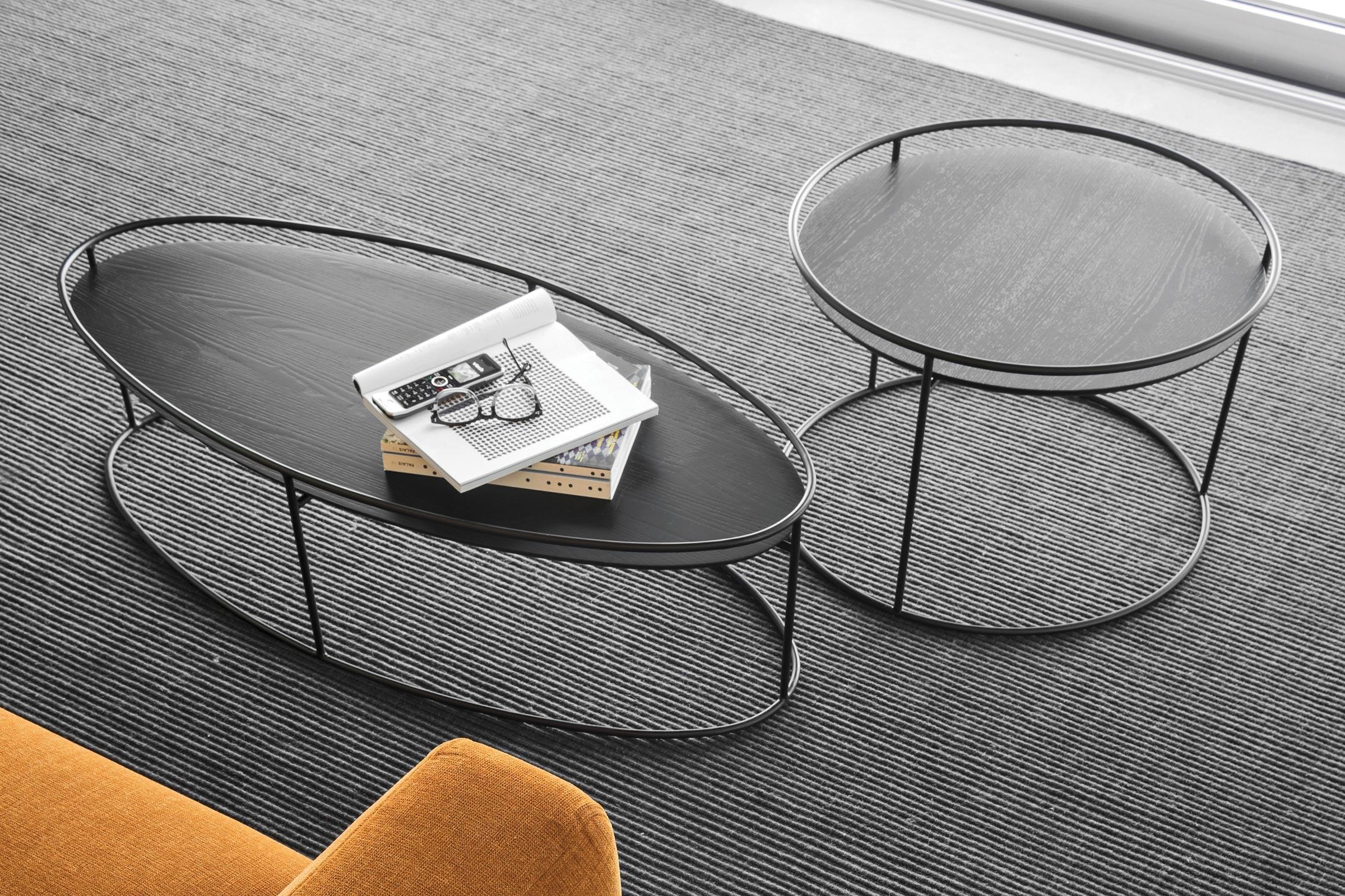 Stolik boczny ATOLLO czarna podstawa Calligaris Eye on Design