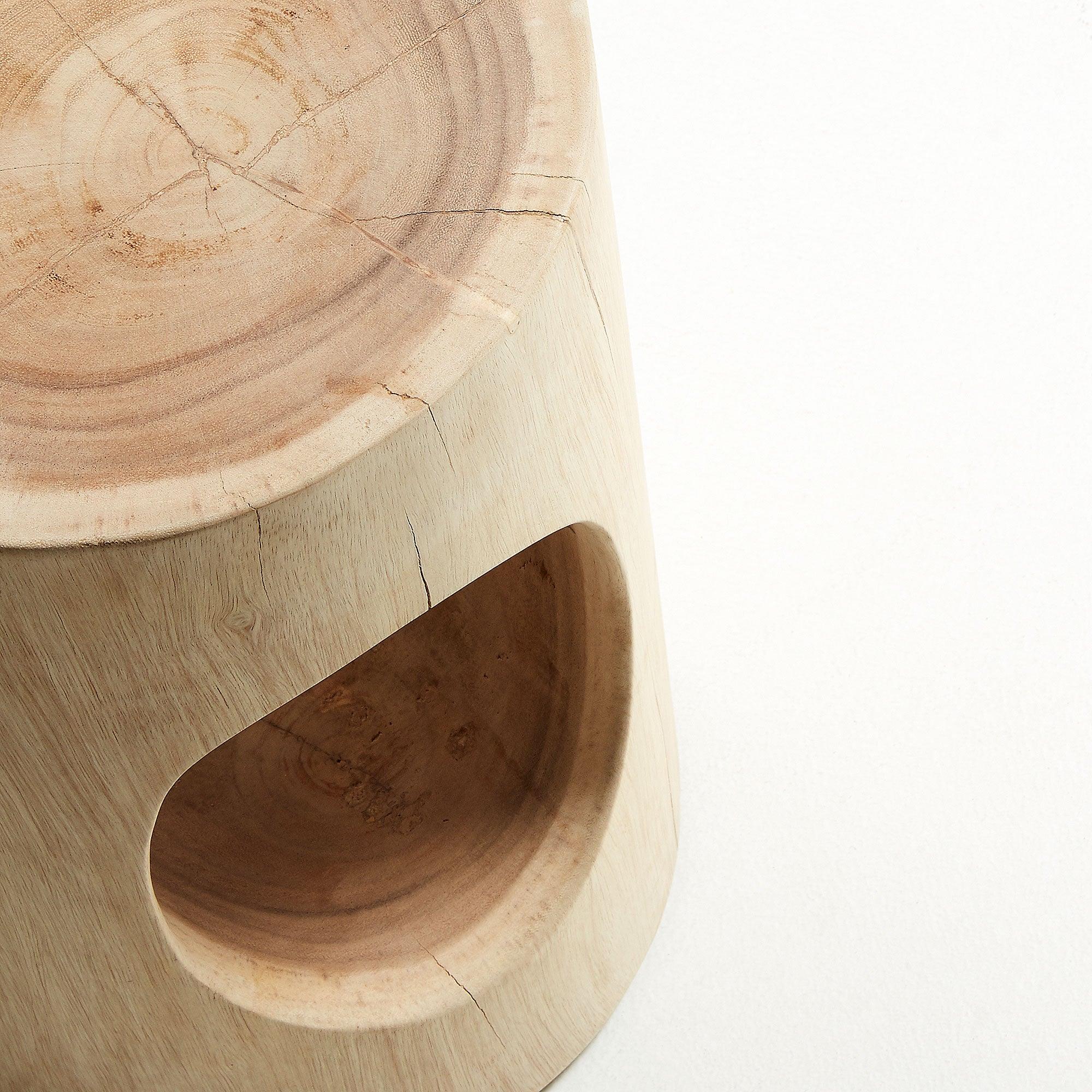 Stolik boczny HALKER lite drewno mungur La Forma Eye on Design
