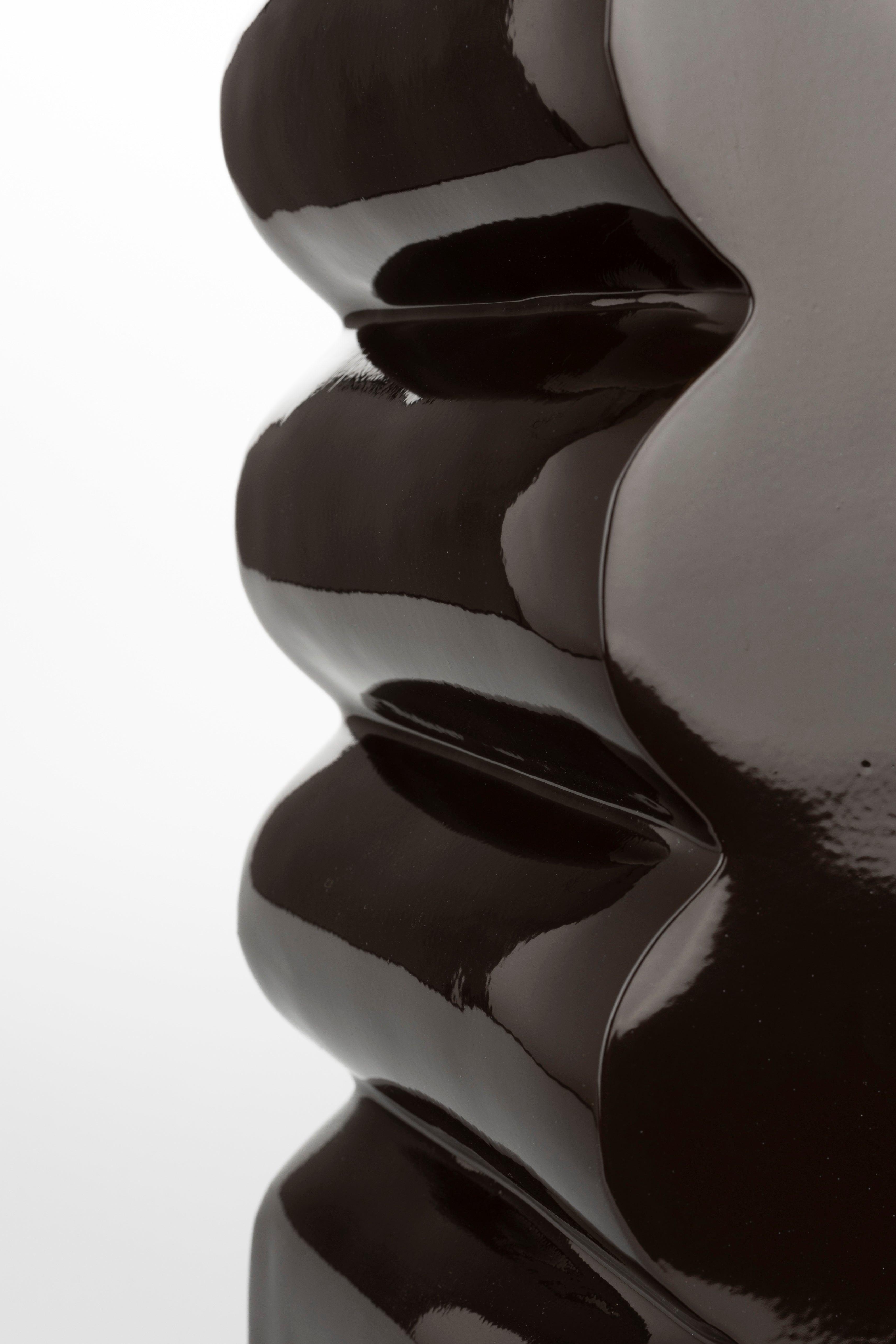 Stolik CURVES błyszczący brązowy Zuiver Eye on Design