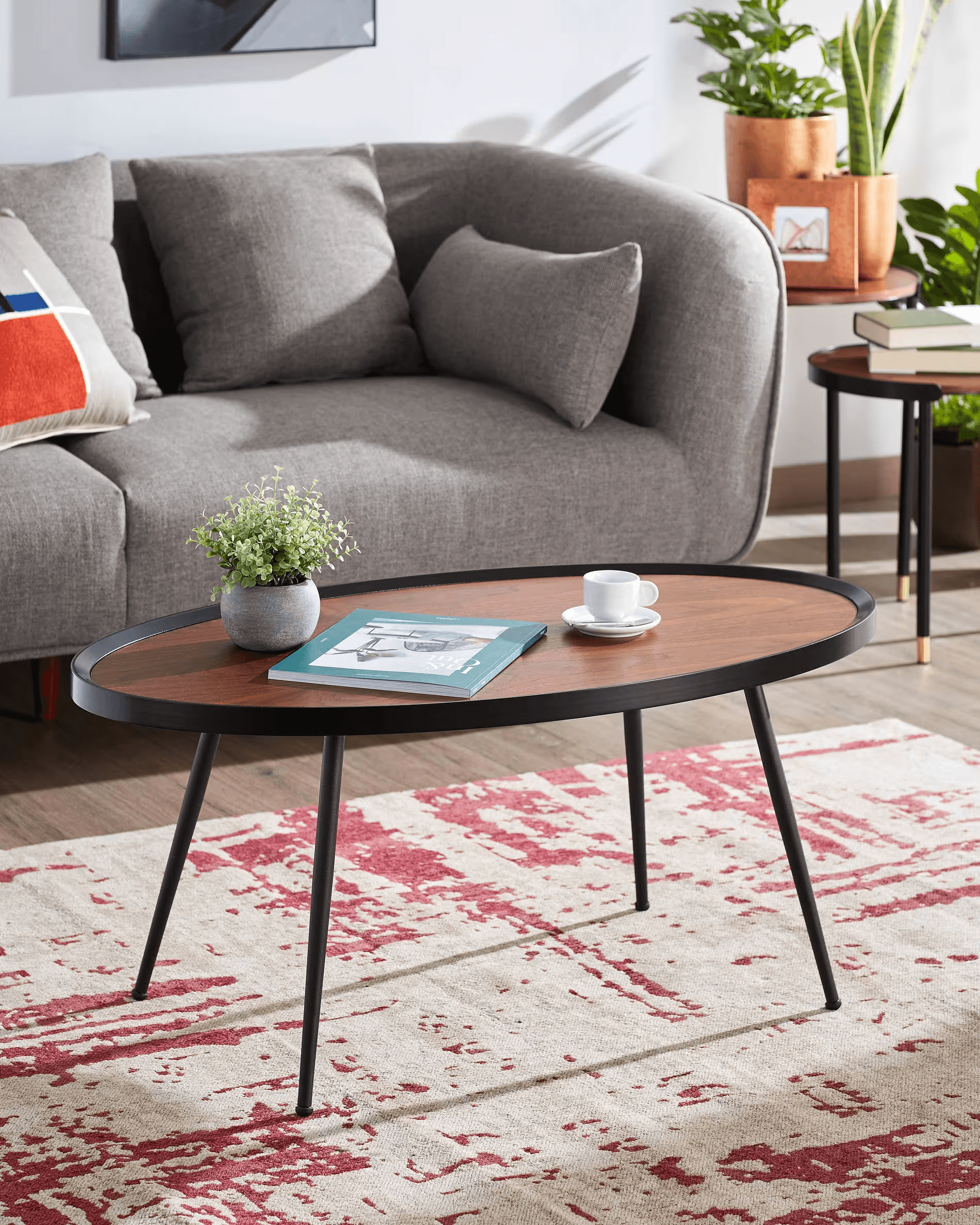 Stolik kawowy KINSLEY fornir orzechowy La Forma Eye on Design