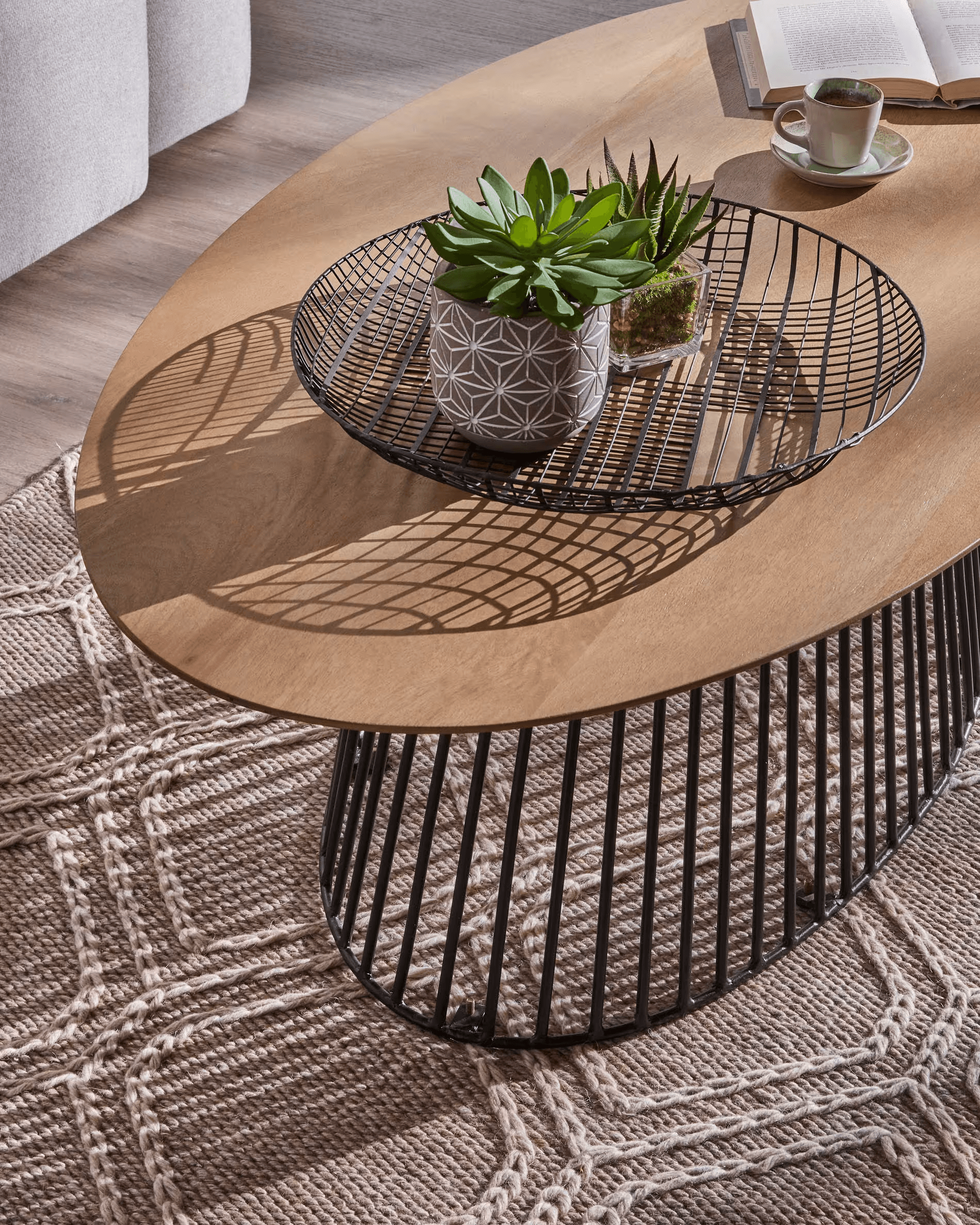 Stolik kawowy LESKA drewno mango La Forma Eye on Design