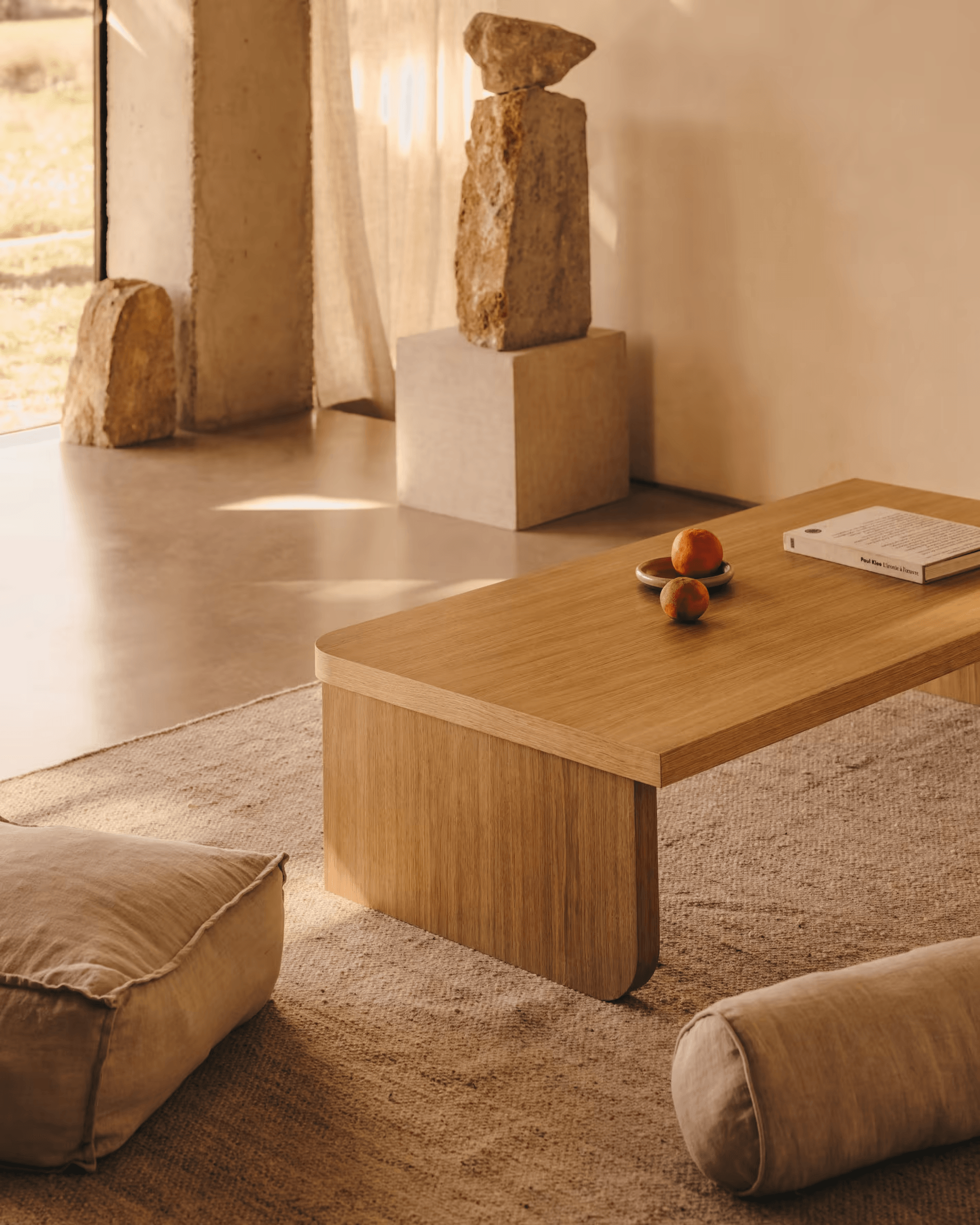 Stolik kawowy OAQ fornir dębowy La Forma Eye on Design