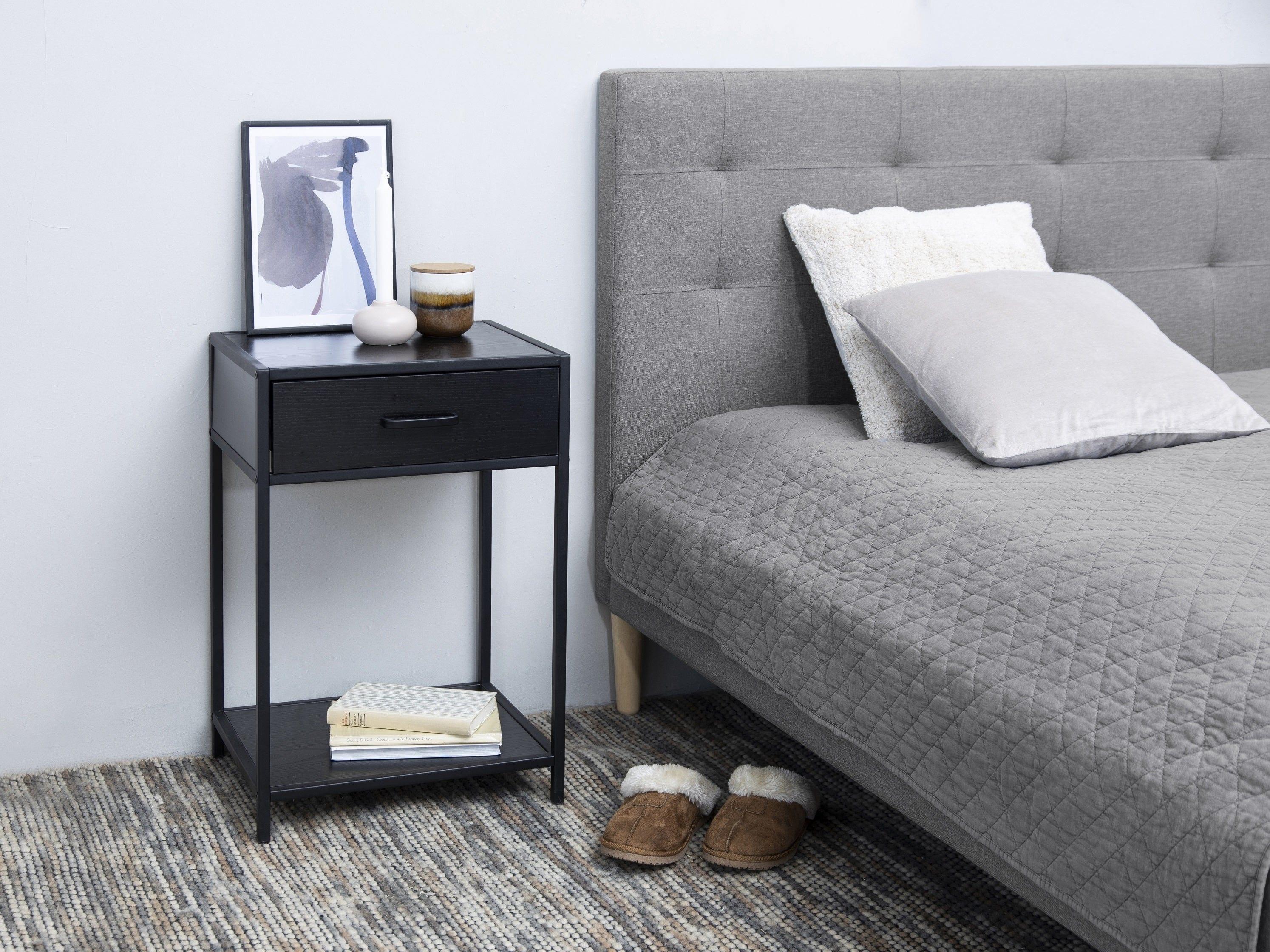Stolik nocny z szufladą SEAFORD czarny Actona Eye on Design