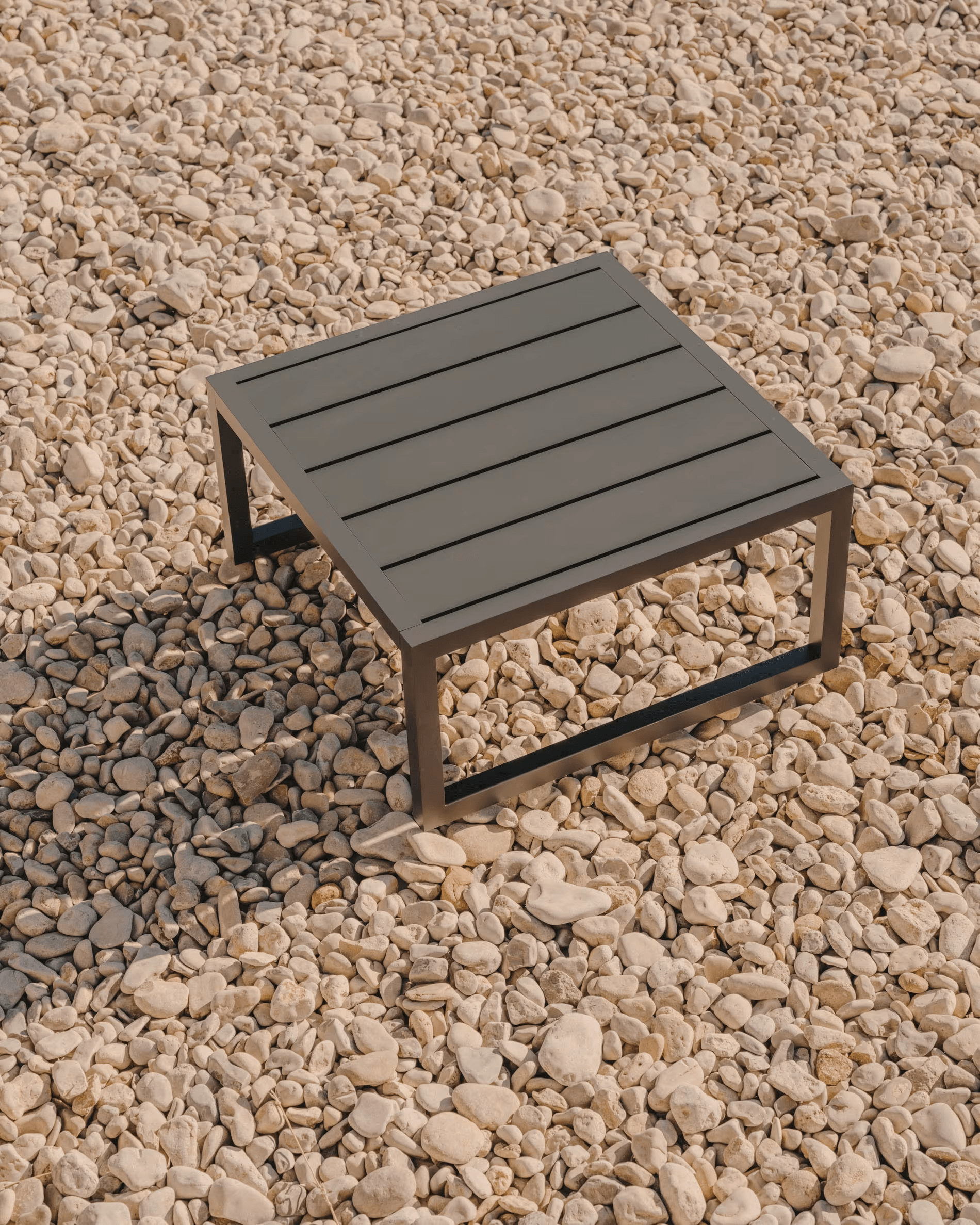 Stolik pomocniczy ogrodowy COMOVA czarny La Forma Eye on Design