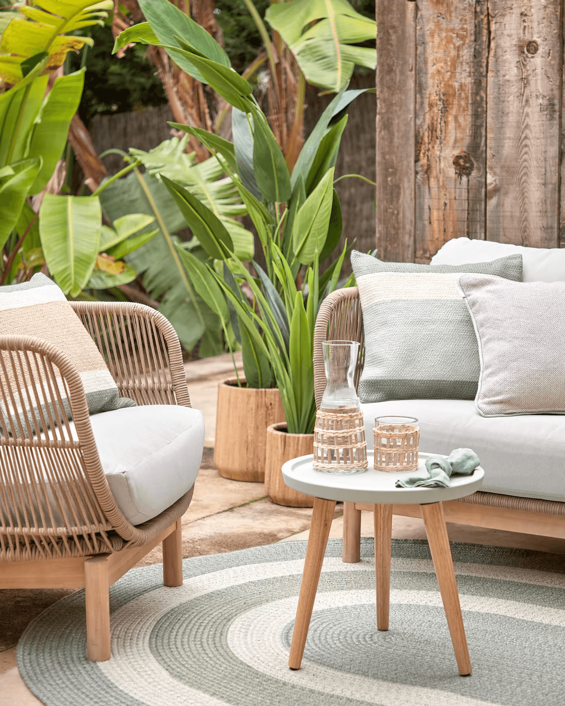Stolik pomocniczy ogrodowy LUCY szary La Forma Eye on Design