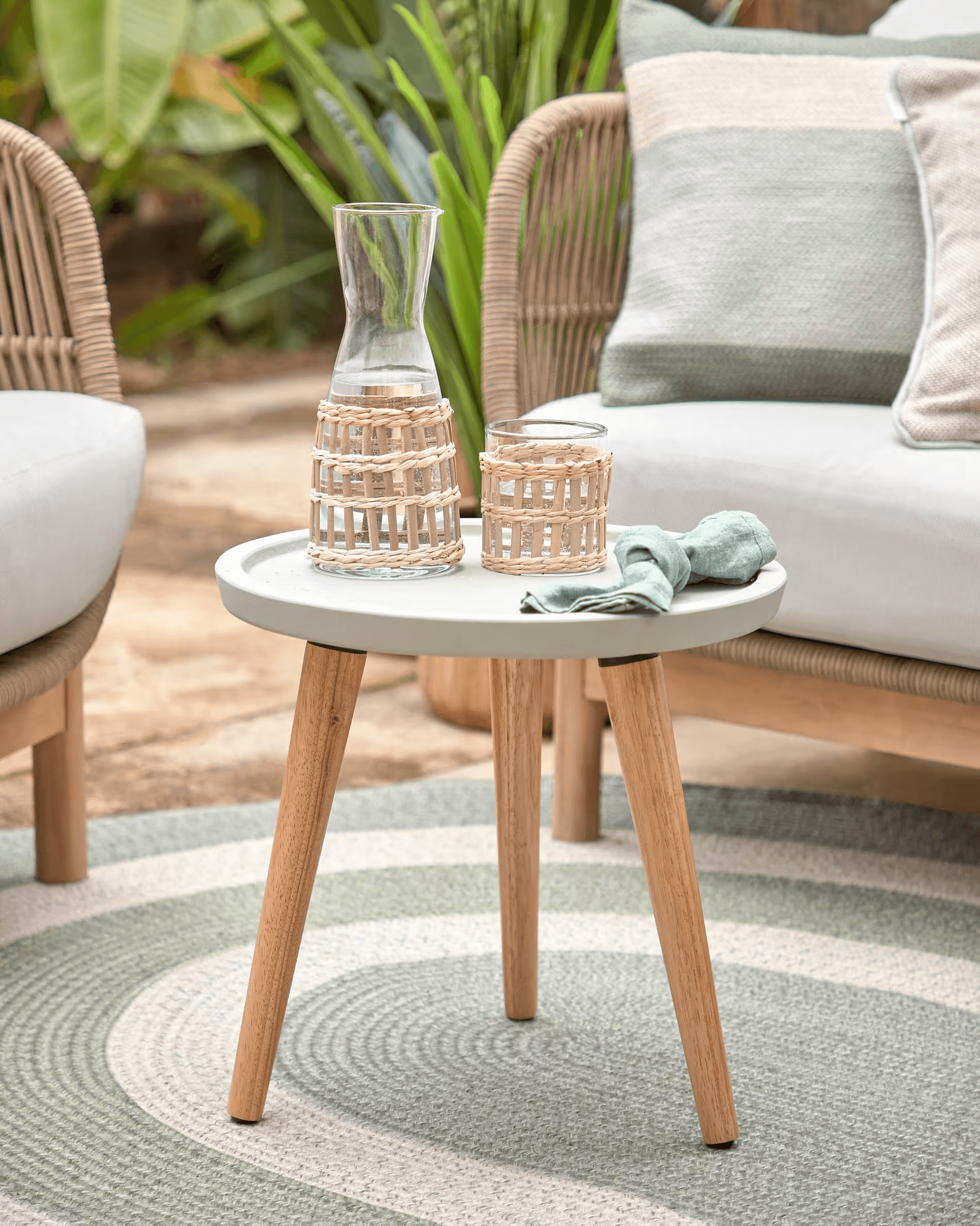 Stolik pomocniczy ogrodowy LUCY szary La Forma Eye on Design