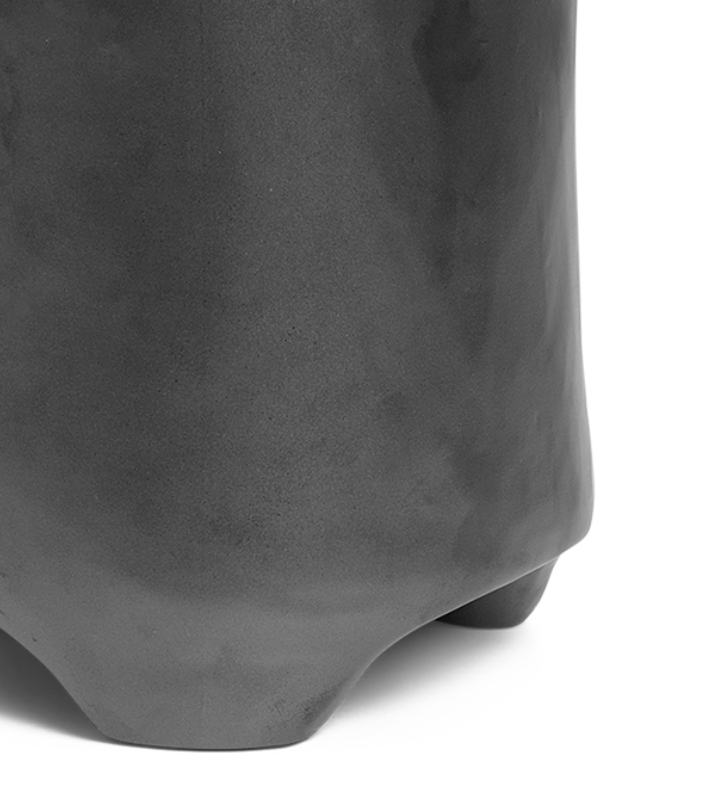 ESCA pot in black