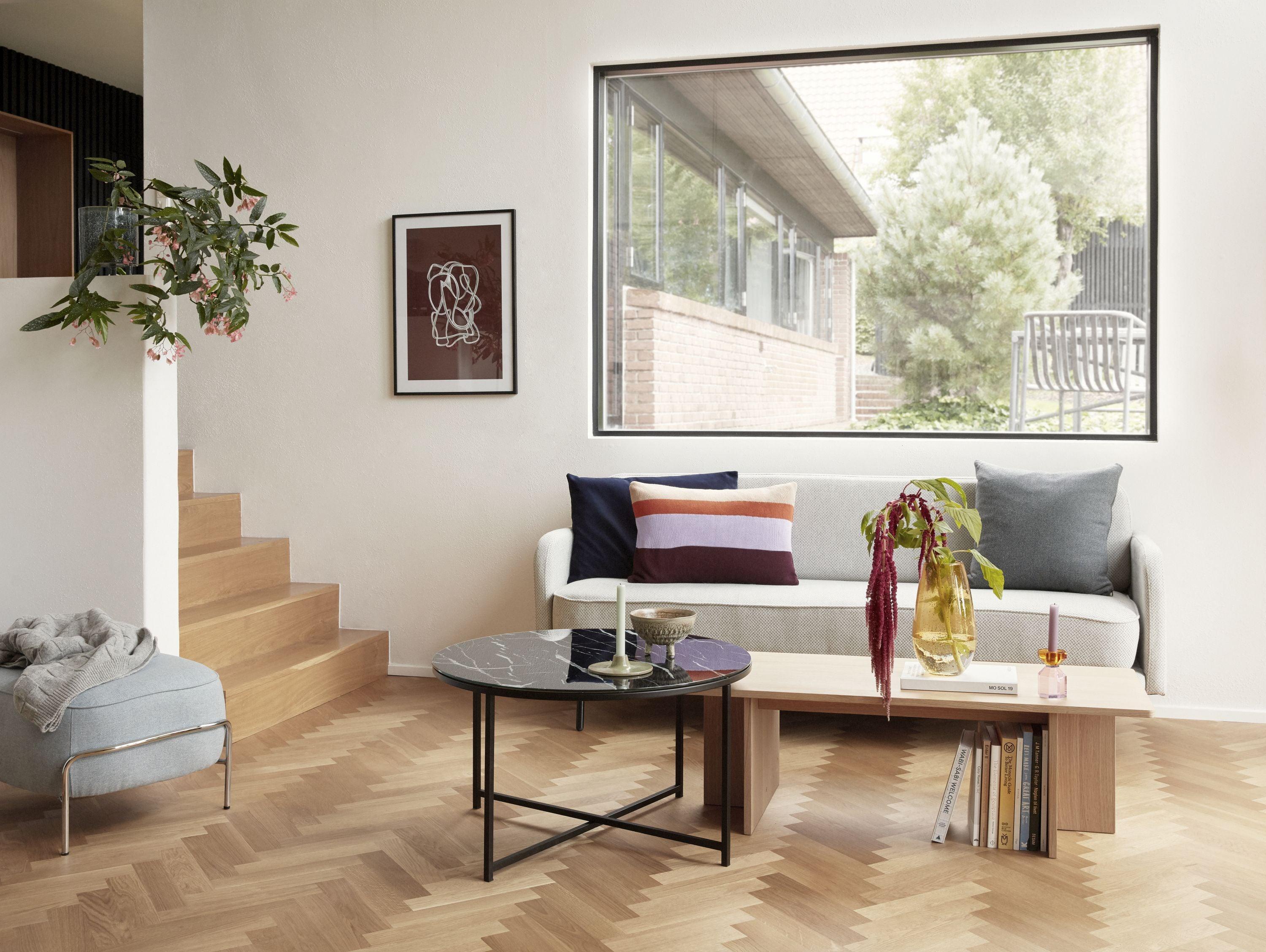 Świecznik GEM bursztynowy z różową podstawą Hübsch Eye on Design