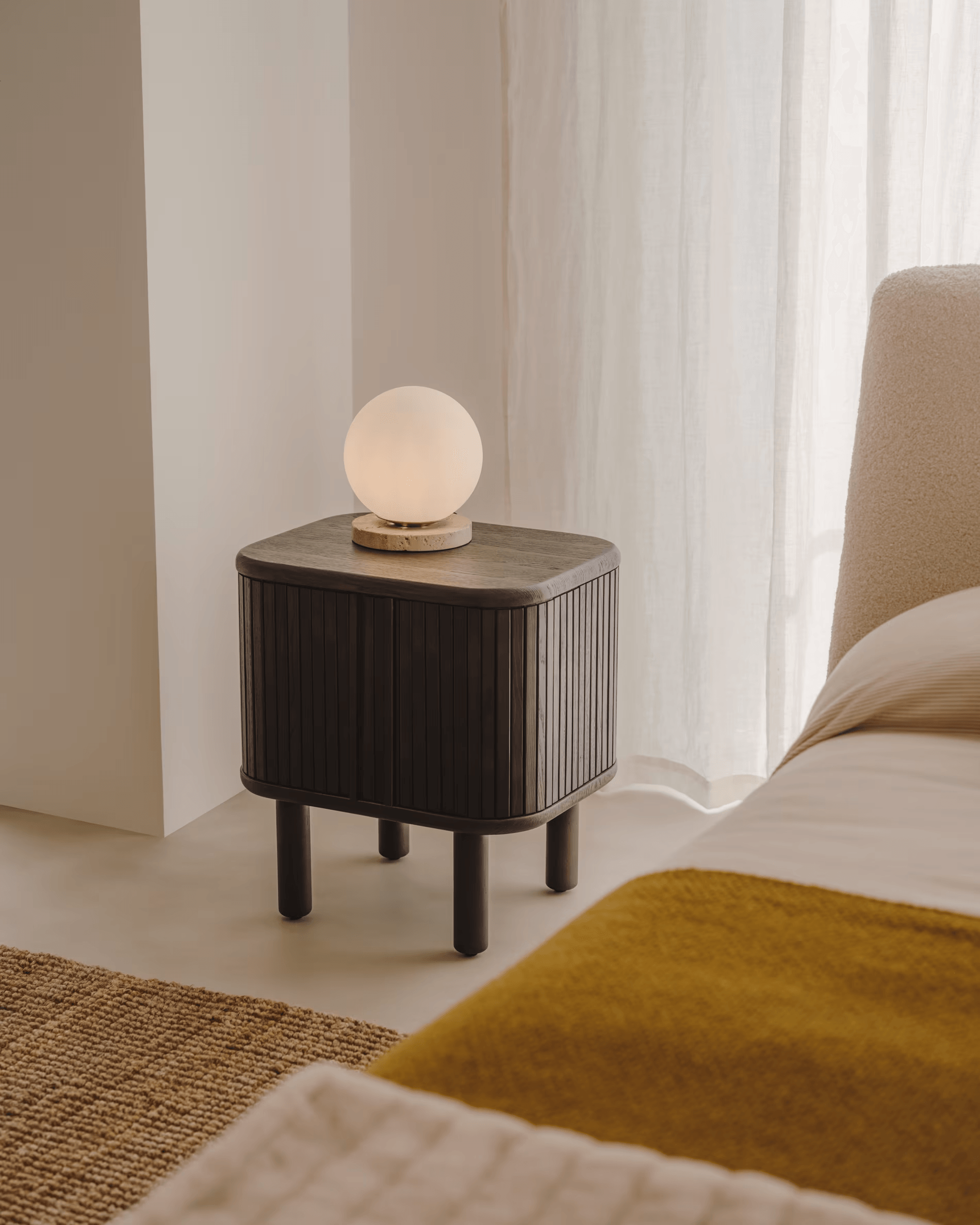 Szafka nocna MAILEN ciemnobrązowa okleina jesionowa La Forma Eye on Design
