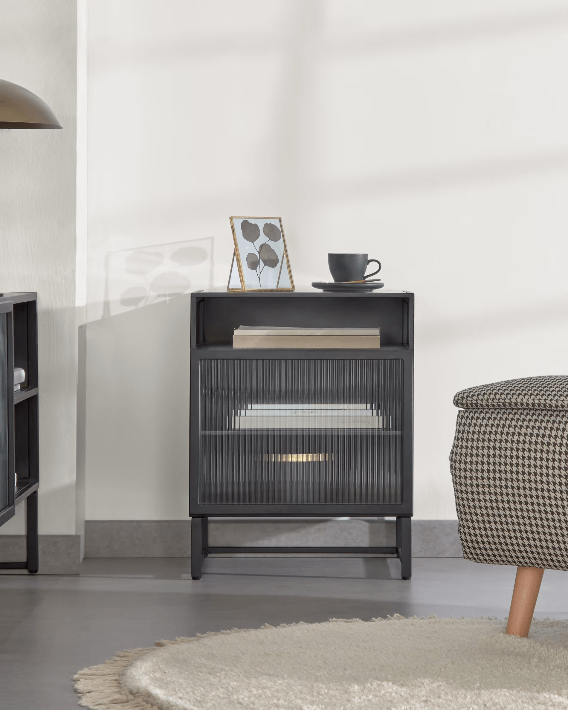 Szafka nocna TRIXIE czarny La Forma Eye on Design