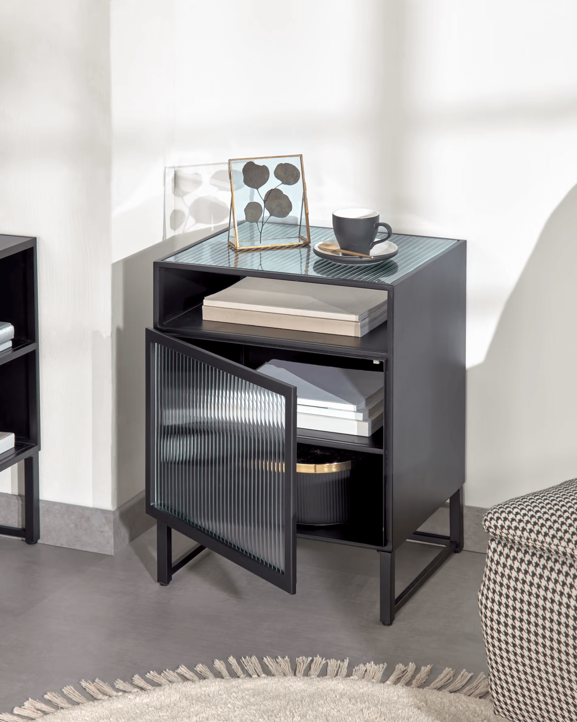 Szafka nocna TRIXIE czarny La Forma Eye on Design