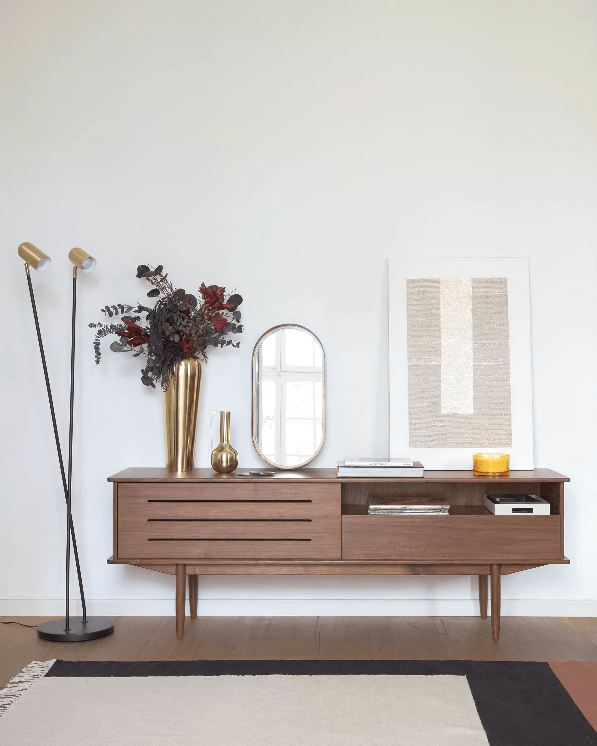 Szafka RTV CAROLIN fornir orzechowy La Forma Eye on Design