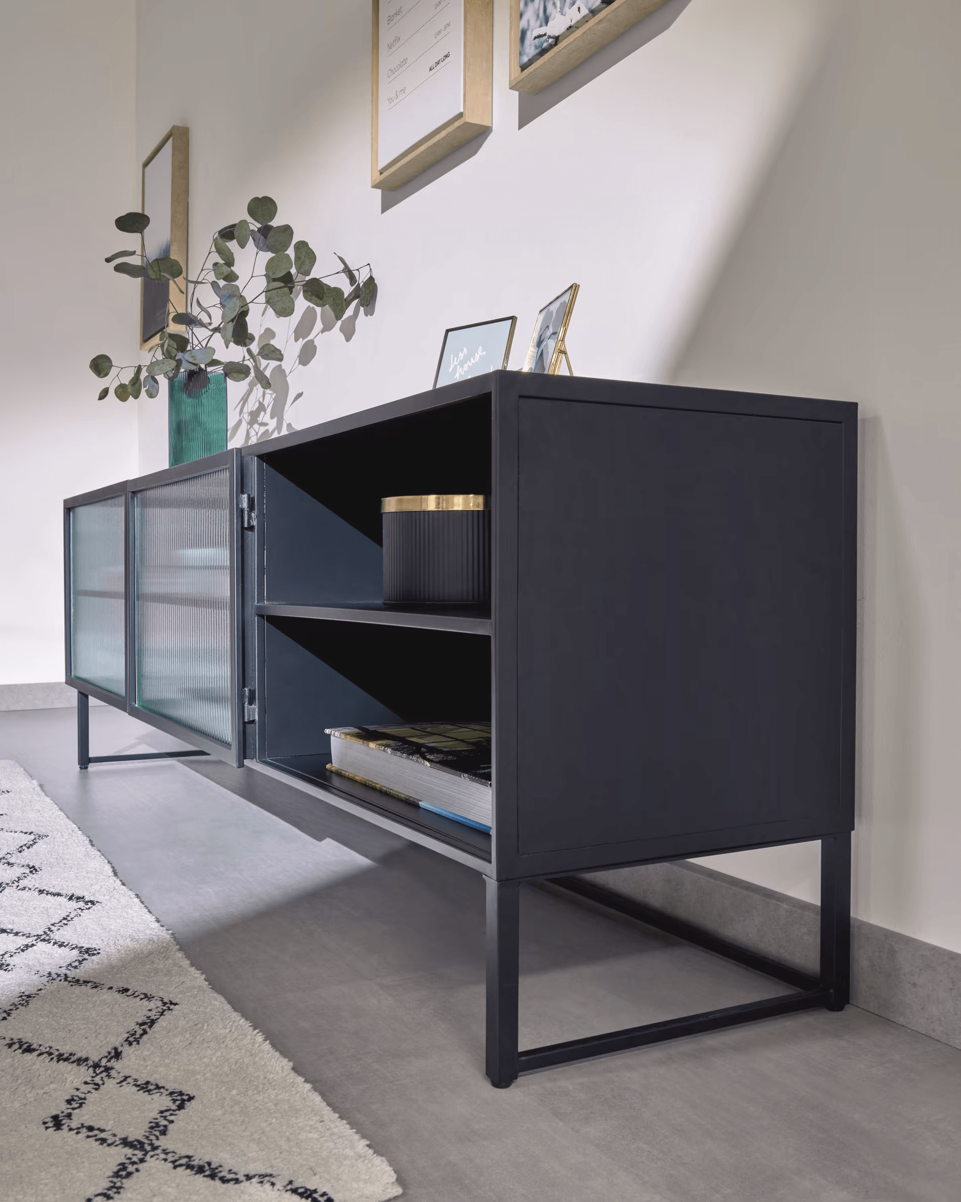 Szafka RTV TRIXIE czarny La Forma Eye on Design