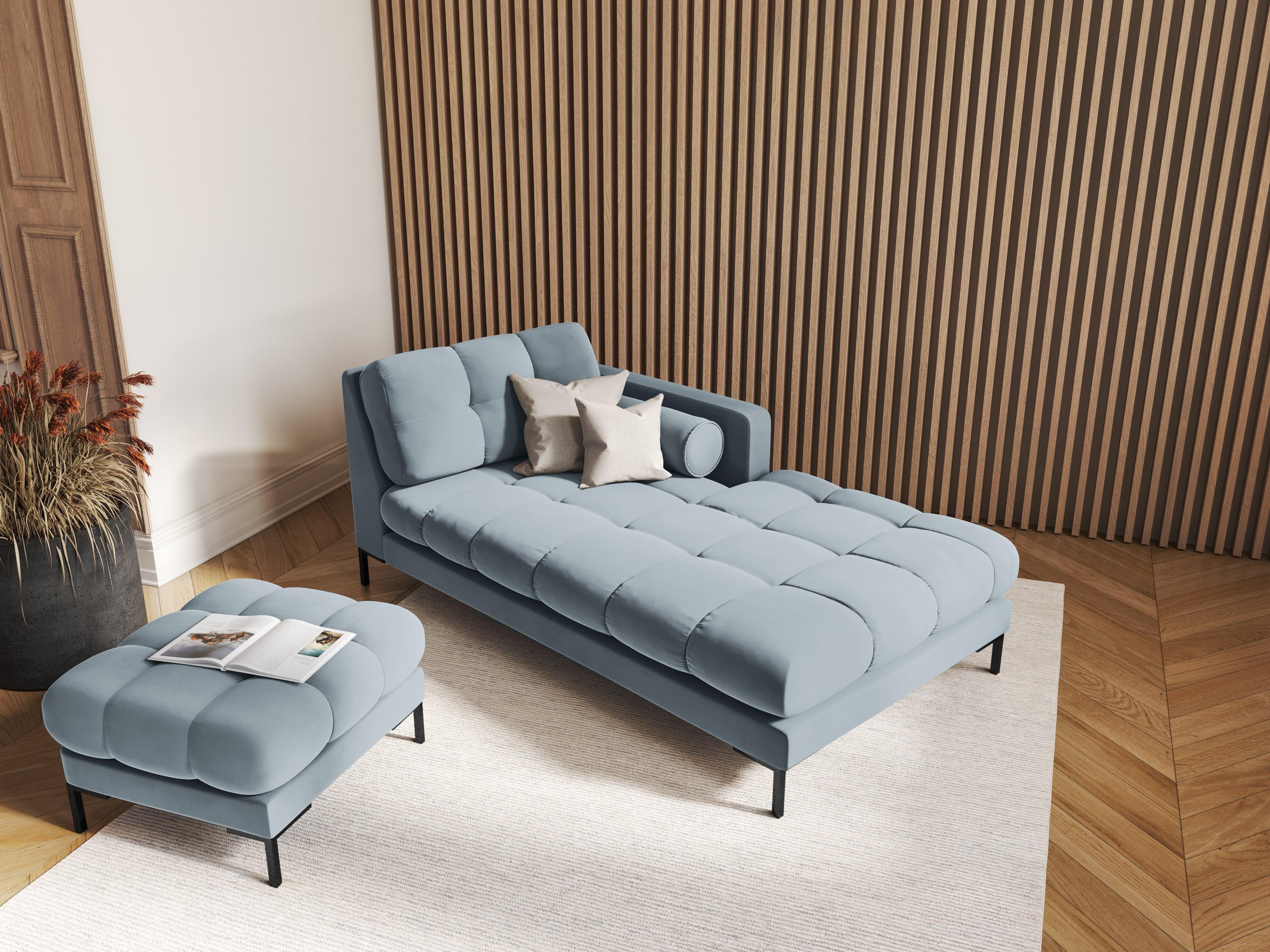 Szezlong aksamitny prawostronny BALI jasnoniebieski z czarną podstawą Cosmopolitan Design Eye on Design