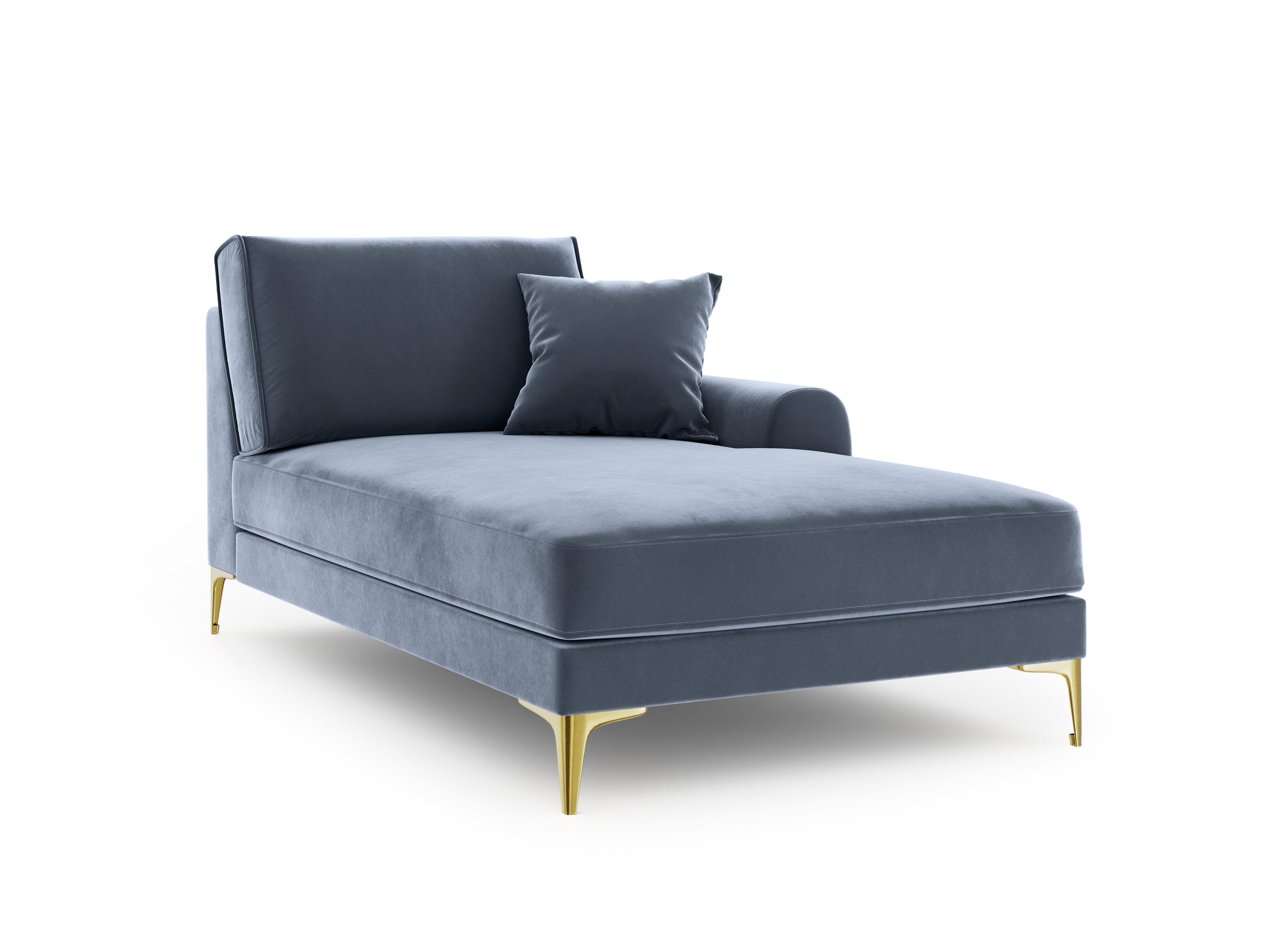 Szezlong aksamitny prawostronny MADARA jasnoniebieski ze złotą podstawą Mazzini Sofas Eye on Design