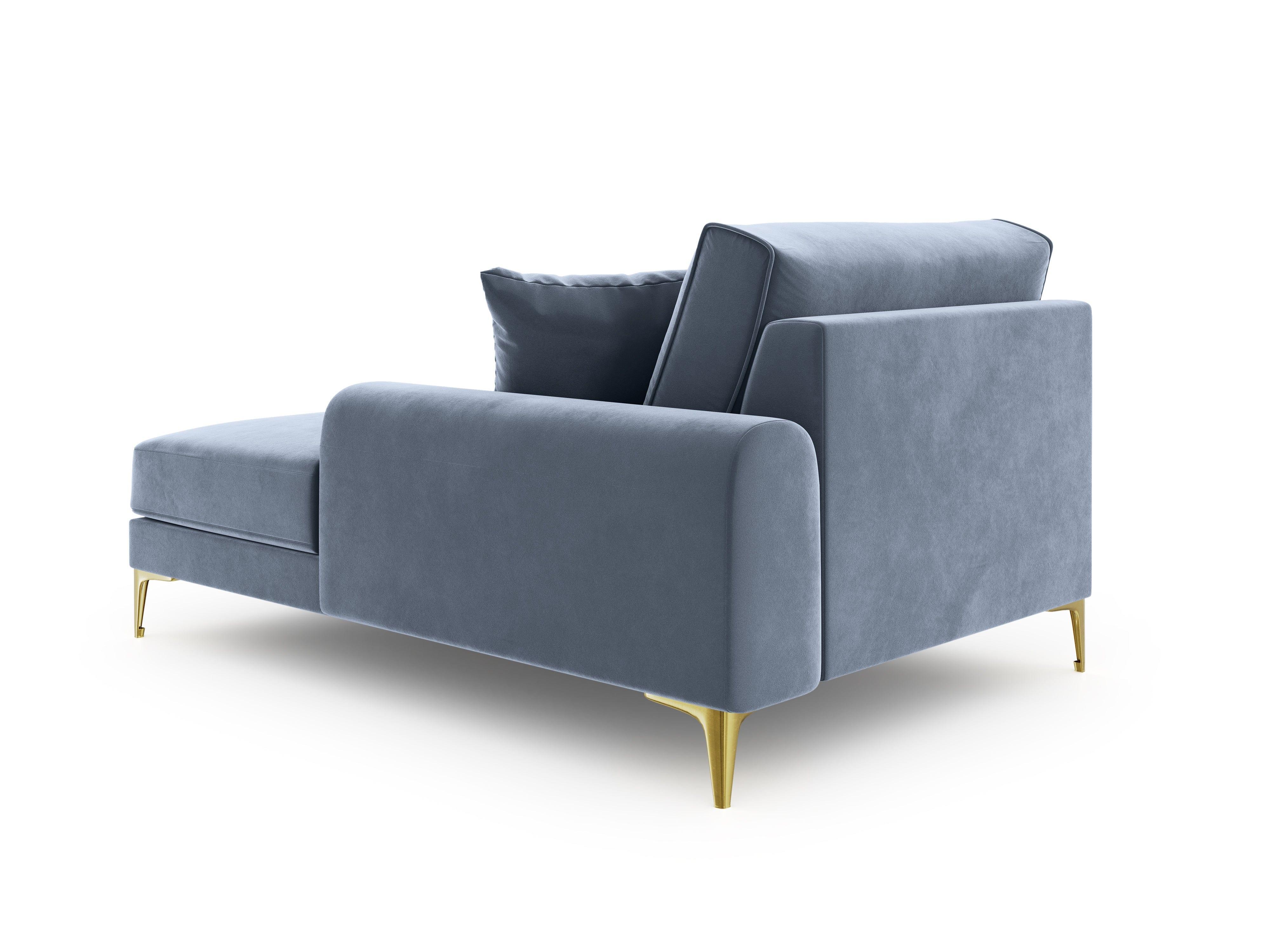 Szezlong aksamitny prawostronny MADARA jasnoniebieski ze złotą podstawą Mazzini Sofas Eye on Design